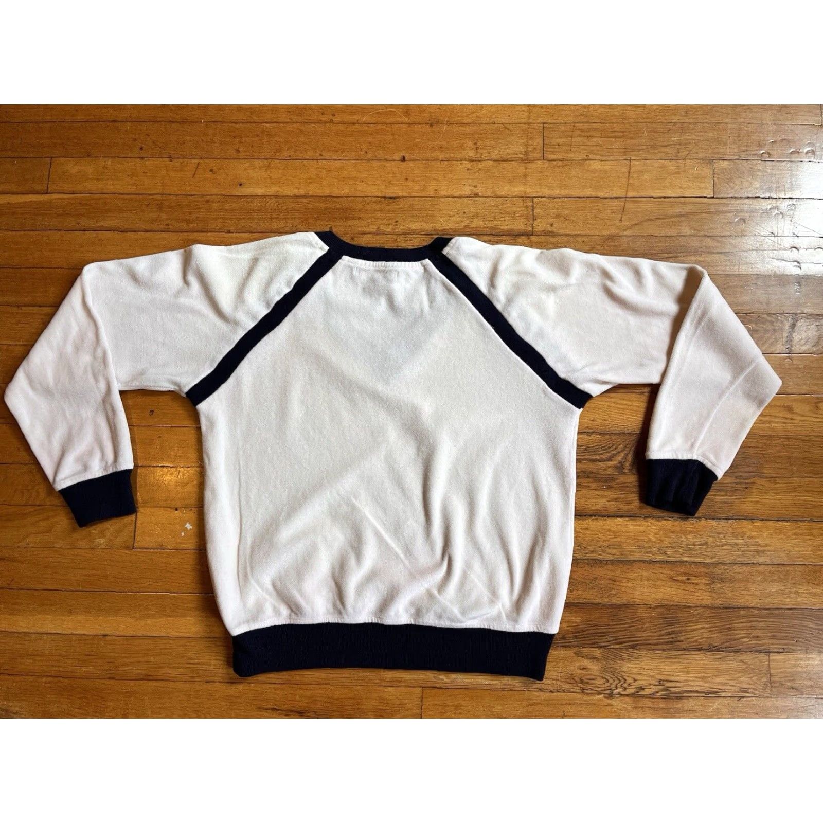 Vintage VINTAGE Everest of California Velour Sweatshirt Women’s M White 70s Classic Retro Pullover Size M / US 6-8 / IT 42-44 - 6 Thumbnail