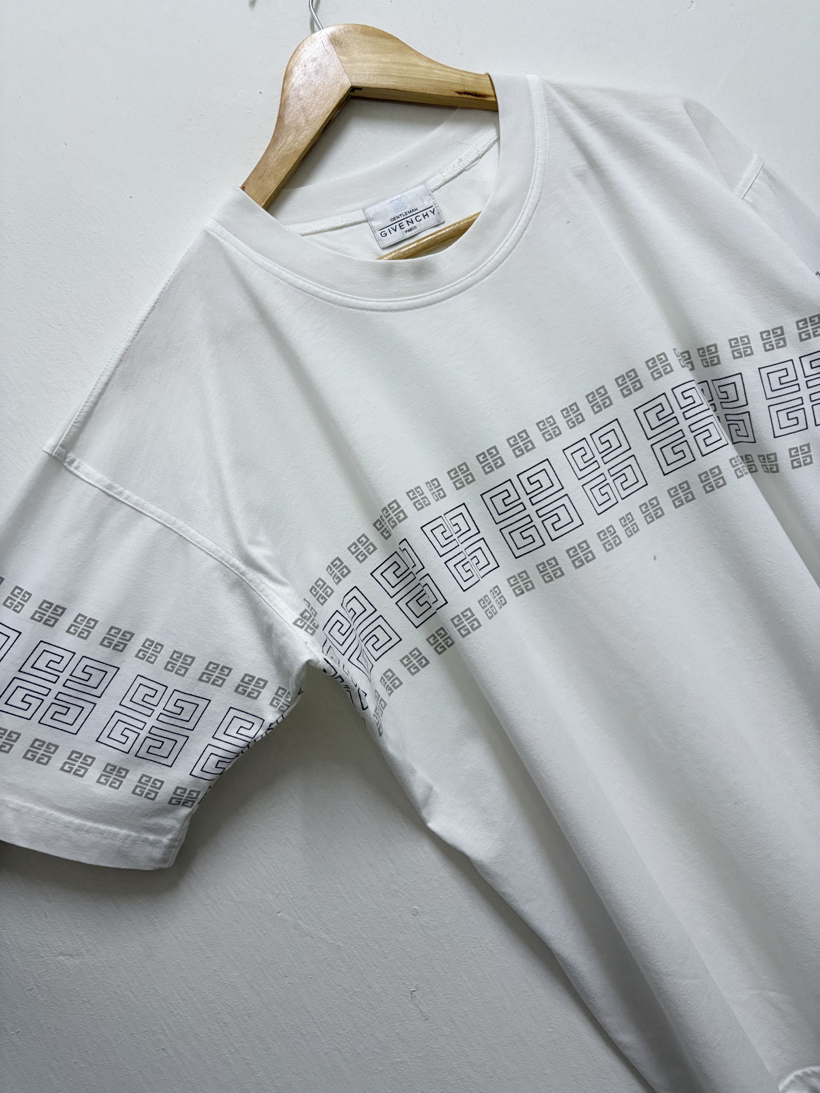 Givenchy Vintage 80's Gentleman Givenchy Paris Monogram T-Shirt Size US L / EU 52-54 / 3 - 4 Thumbnail