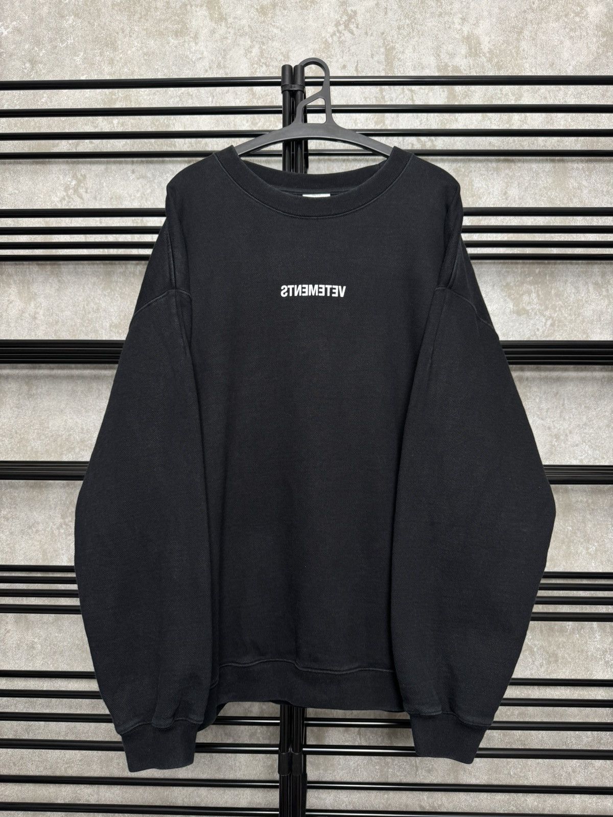 Vetements inverted logo Sweatshirt