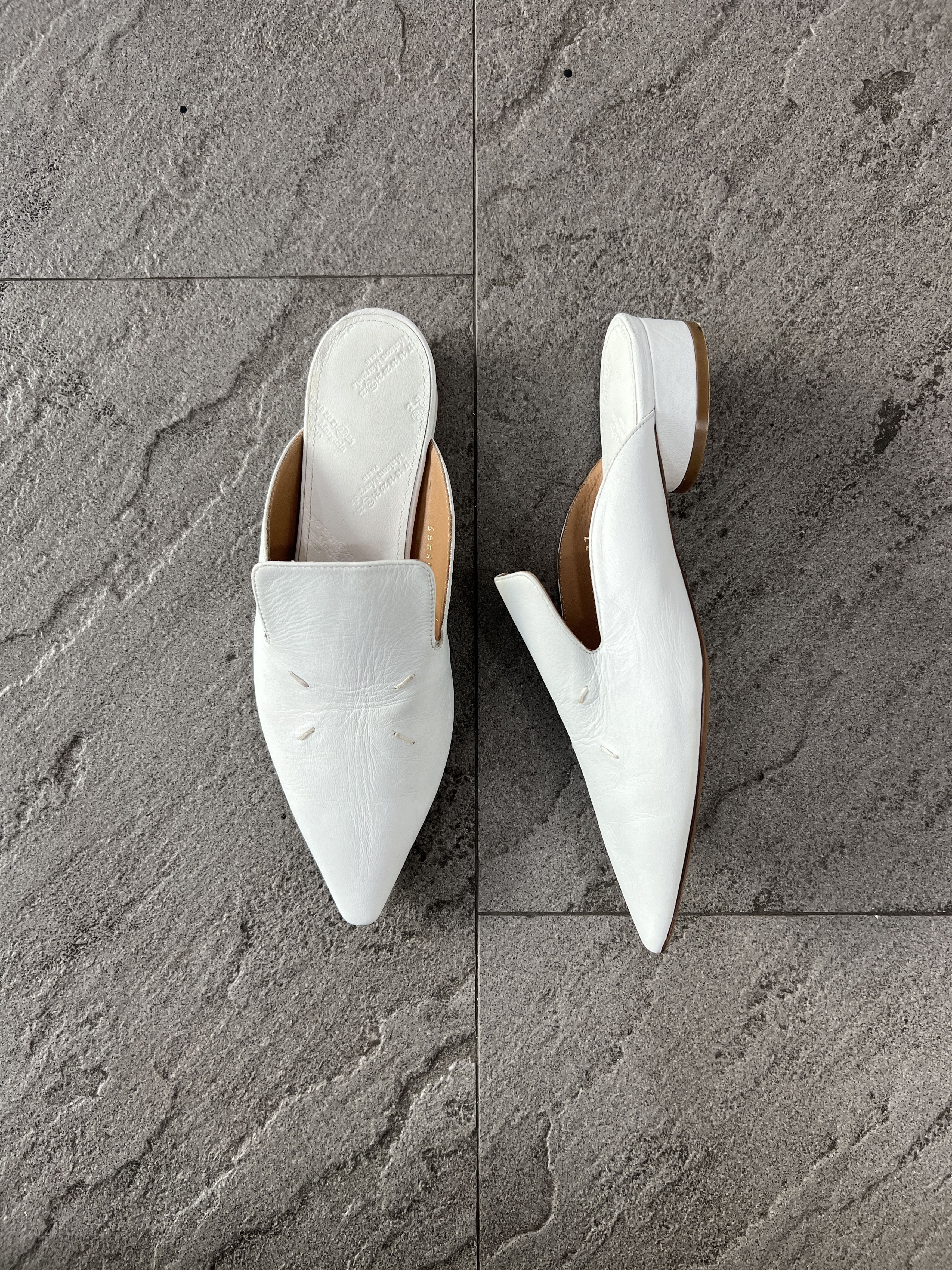Maison Margiela Maison Margiela KIKI White Leather Pointed Toe Mules EU37 Size US 7 / IT 37 - 1 Thumbnail