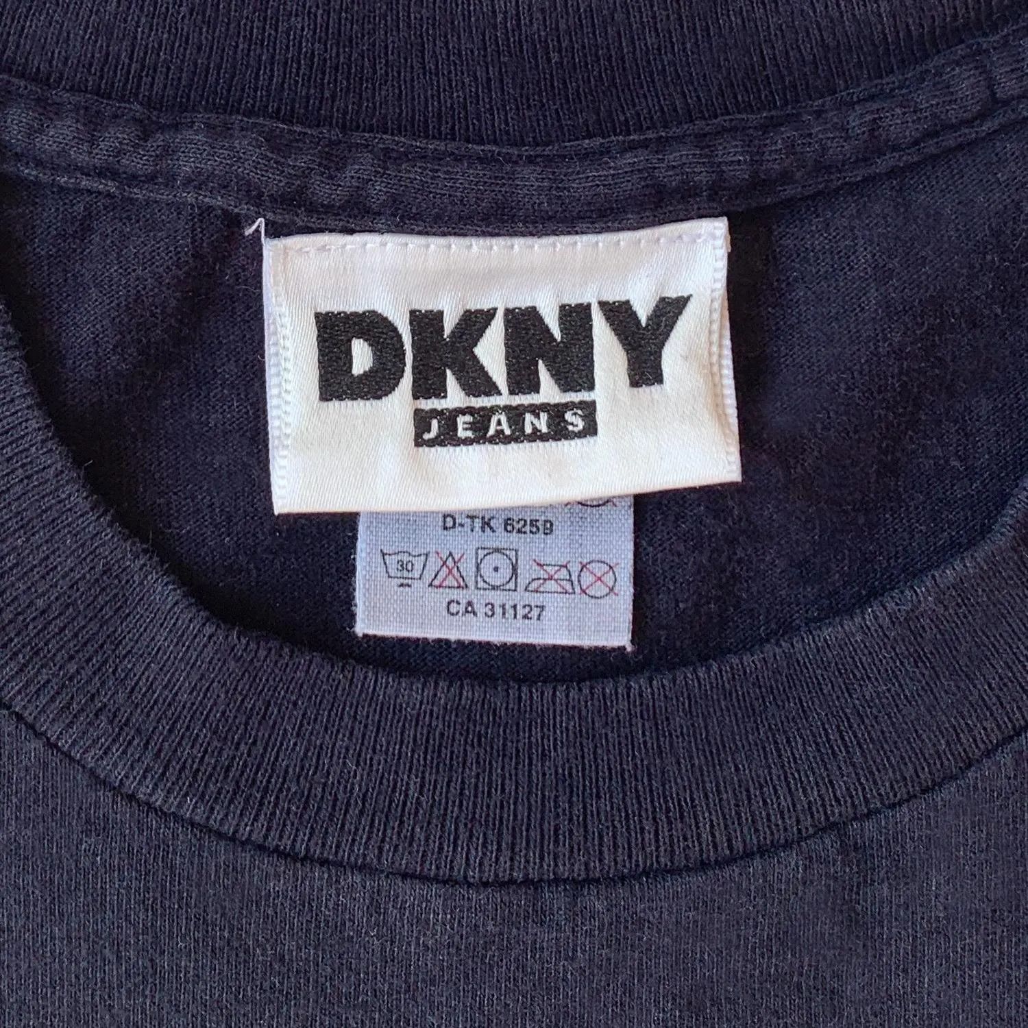 DKNY Vintage 80s 90s DKNY USA T shirt Donna Karan Single stitch Size US S / EU 44-46 / 1 - 6 Thumbnail