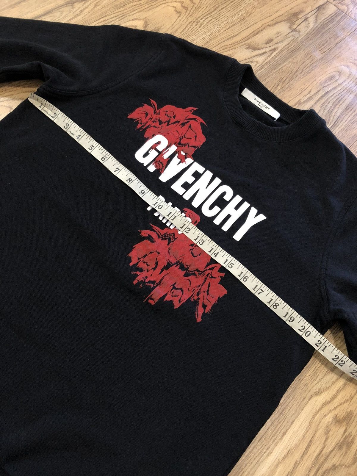 Givenchy Givenchy black roses sweatshirt Size US S / EU 44-46 / 1 - 6 Thumbnail