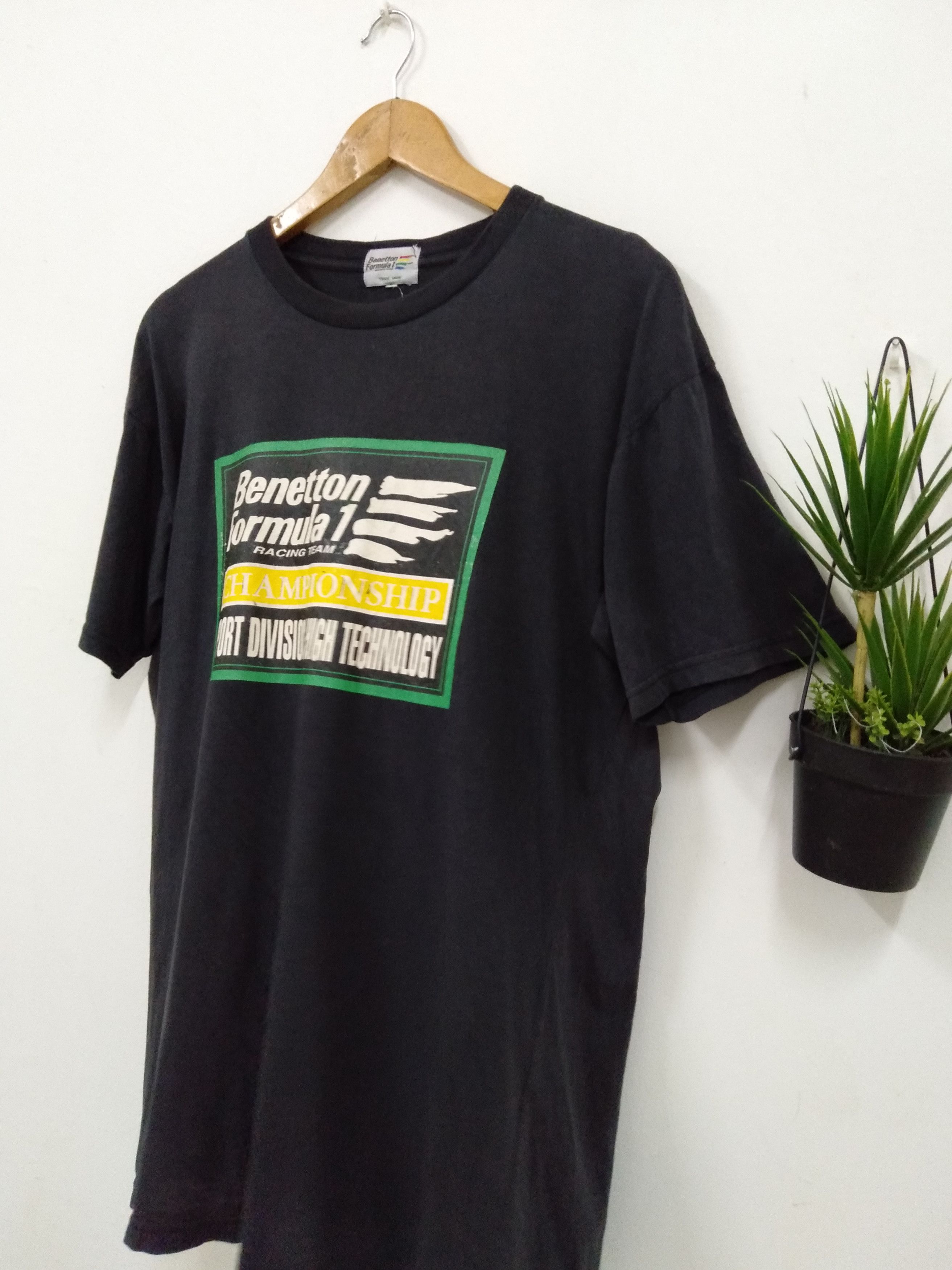 Benetton Vintage Benetton Formula 1 Racing Team t shirt rare Size US L / EU 52-54 / 3 - 2 Thumbnail