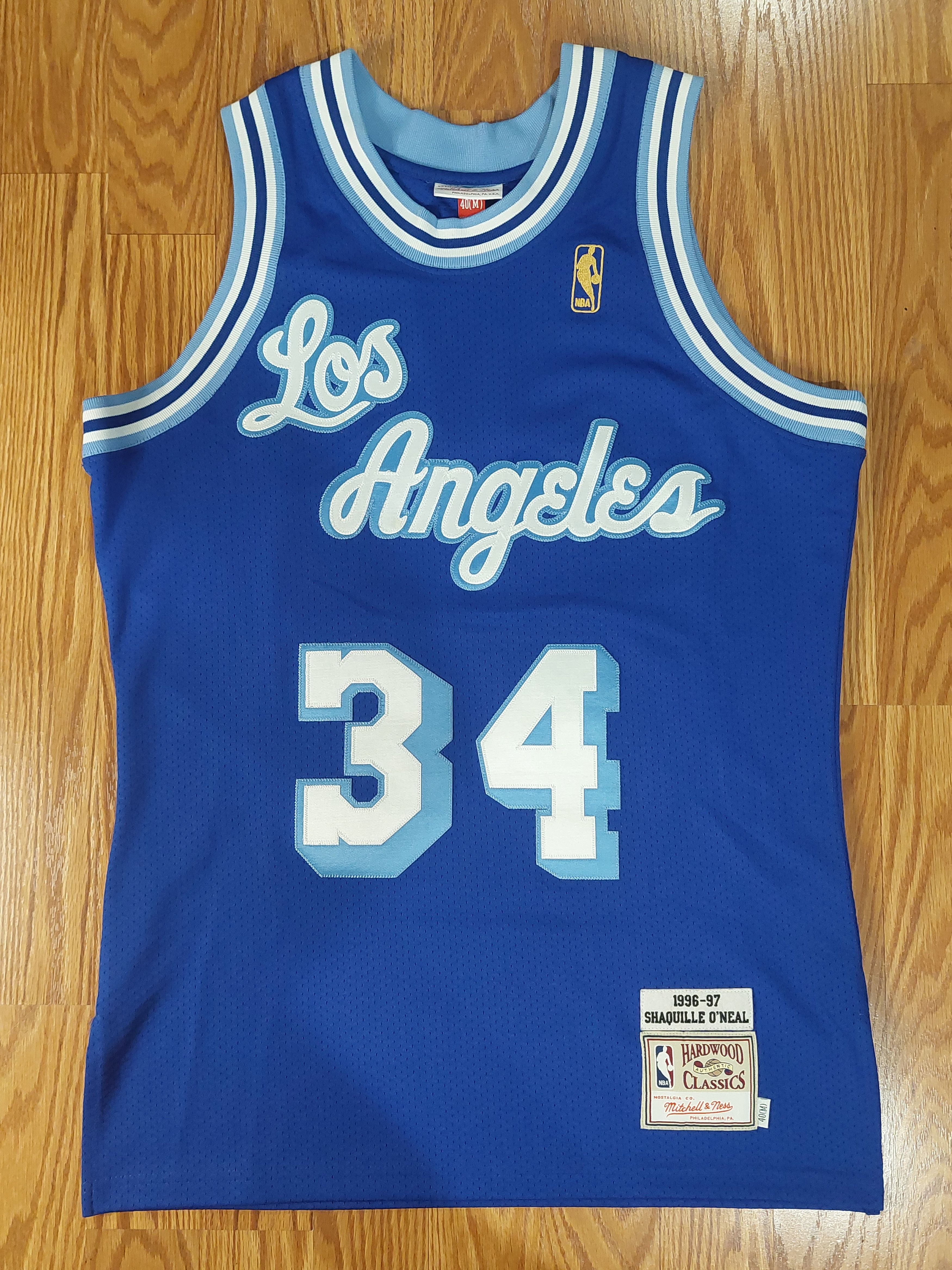 Mitchell & Ness Authentic Los Angeles Lakers Shaquille O'Neal 96-97 Jersey Size US M / EU 48-50 / 2 - 2 Thumbnail