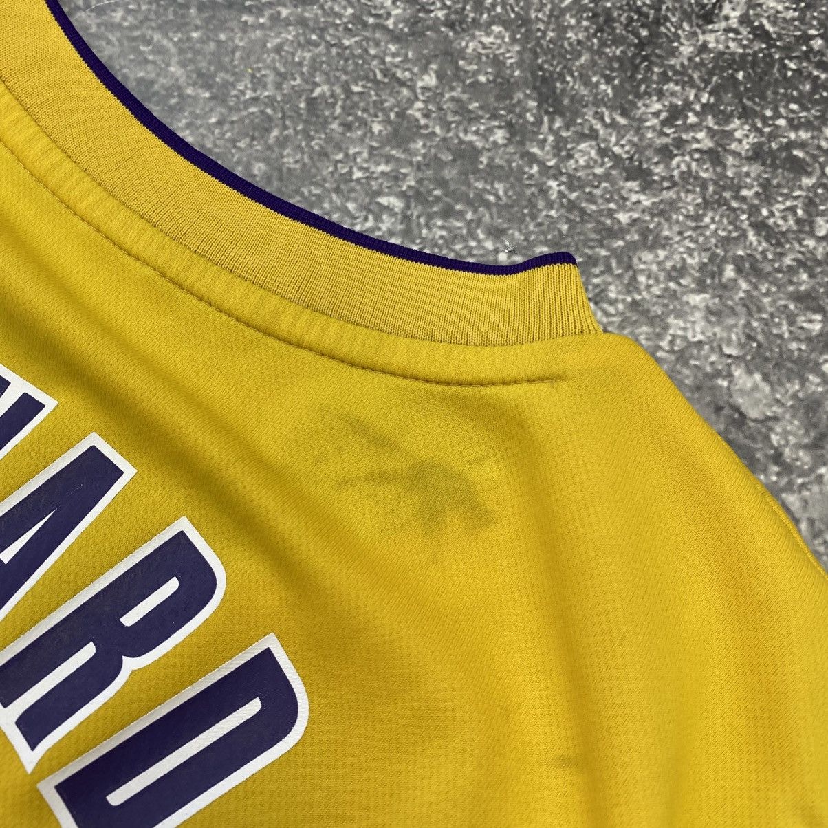 NBA Vintage Adidas NBA Lakers Howard 12 yellow basket jersey Size US L / EU 52-54 / 3 - 12 Thumbnail