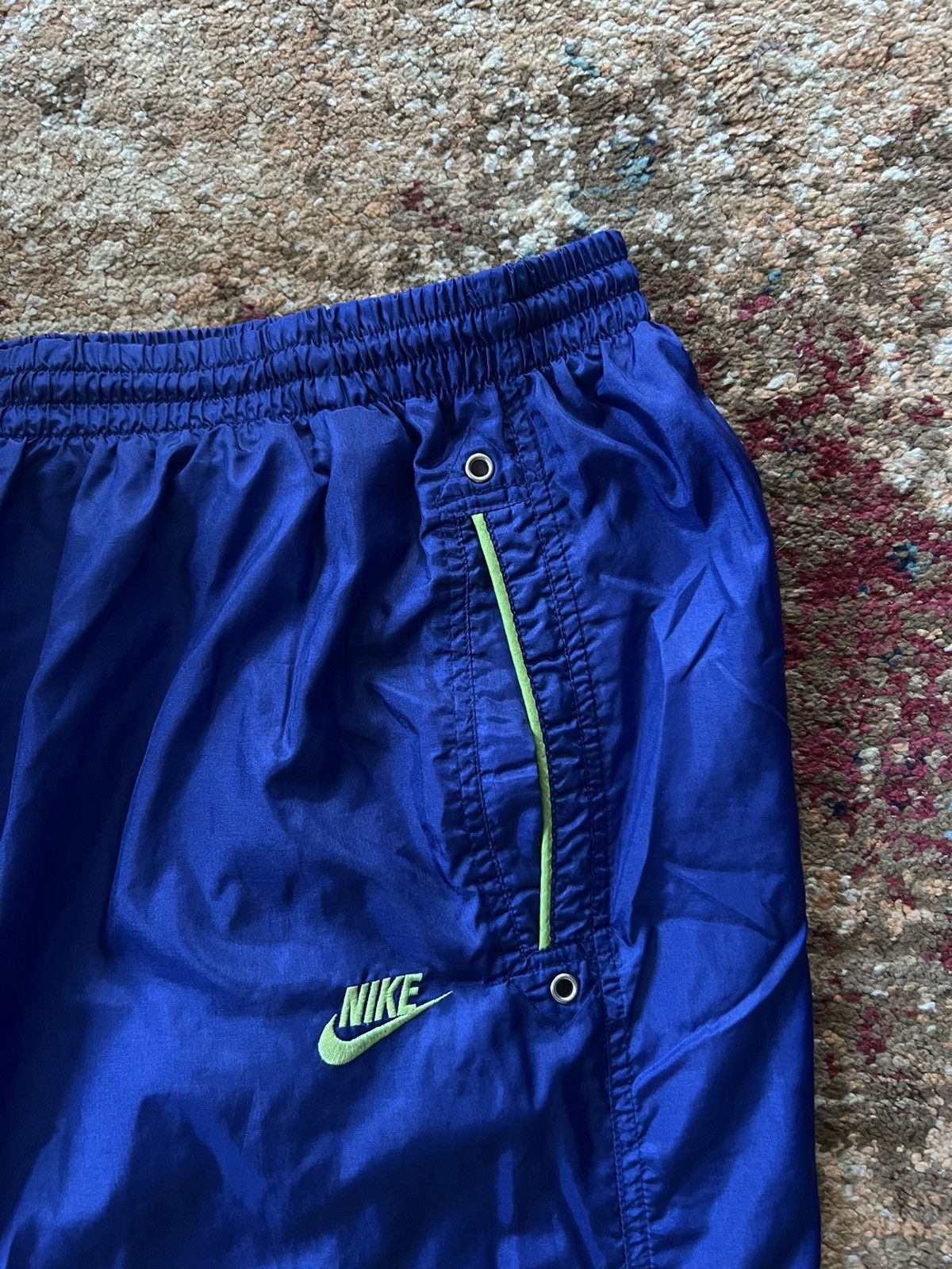 Vintage 🔮90’s NIKE RETRO TRACK Y2K SWOOSH LOGO PANTS Size US 32 / EU 48 - 2 Thumbnail