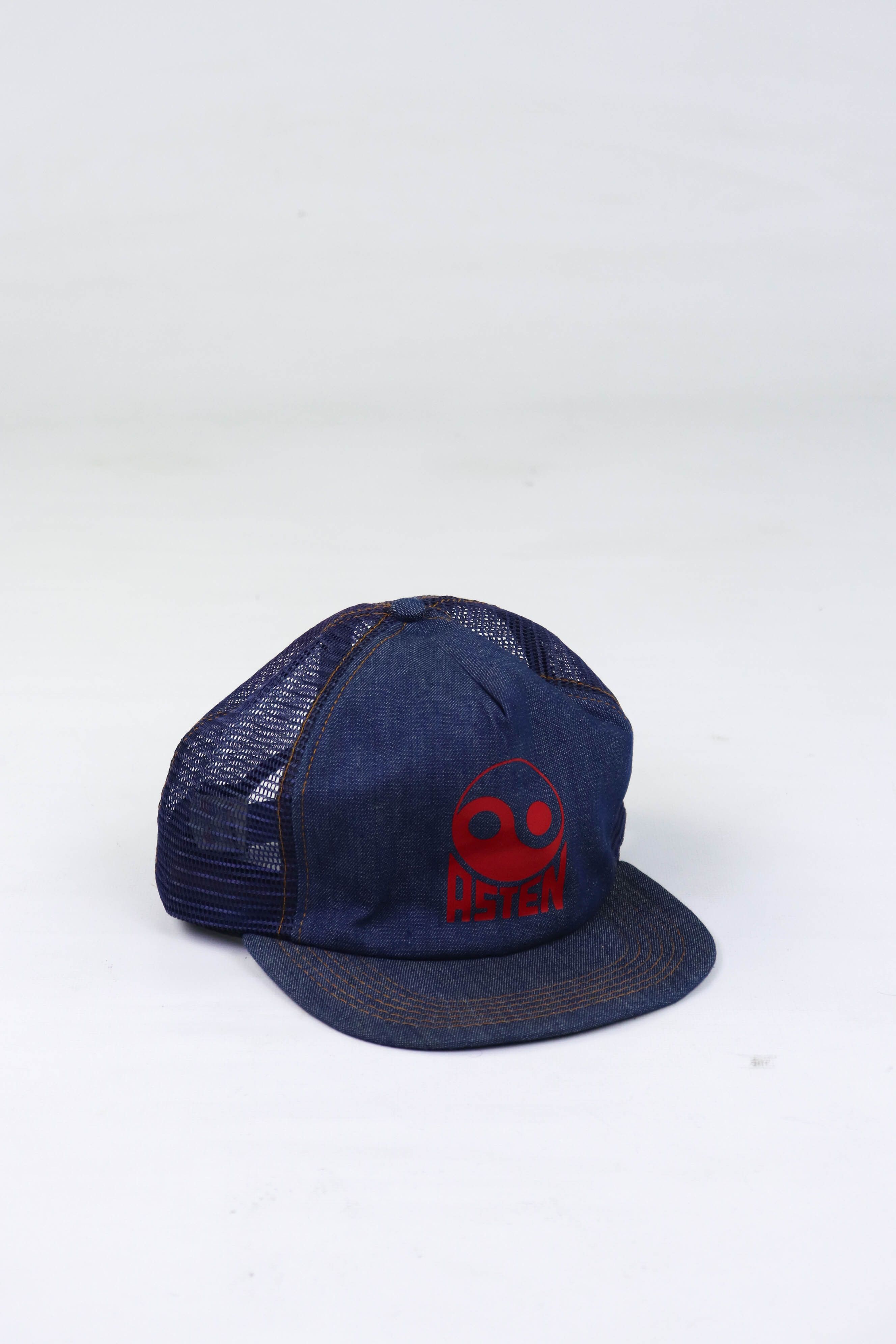 Vintage Asten Fabrics Yin Yang Made in USA Vintage Blue Trucker Cap Size ONE SIZE - 1 Thumbnail