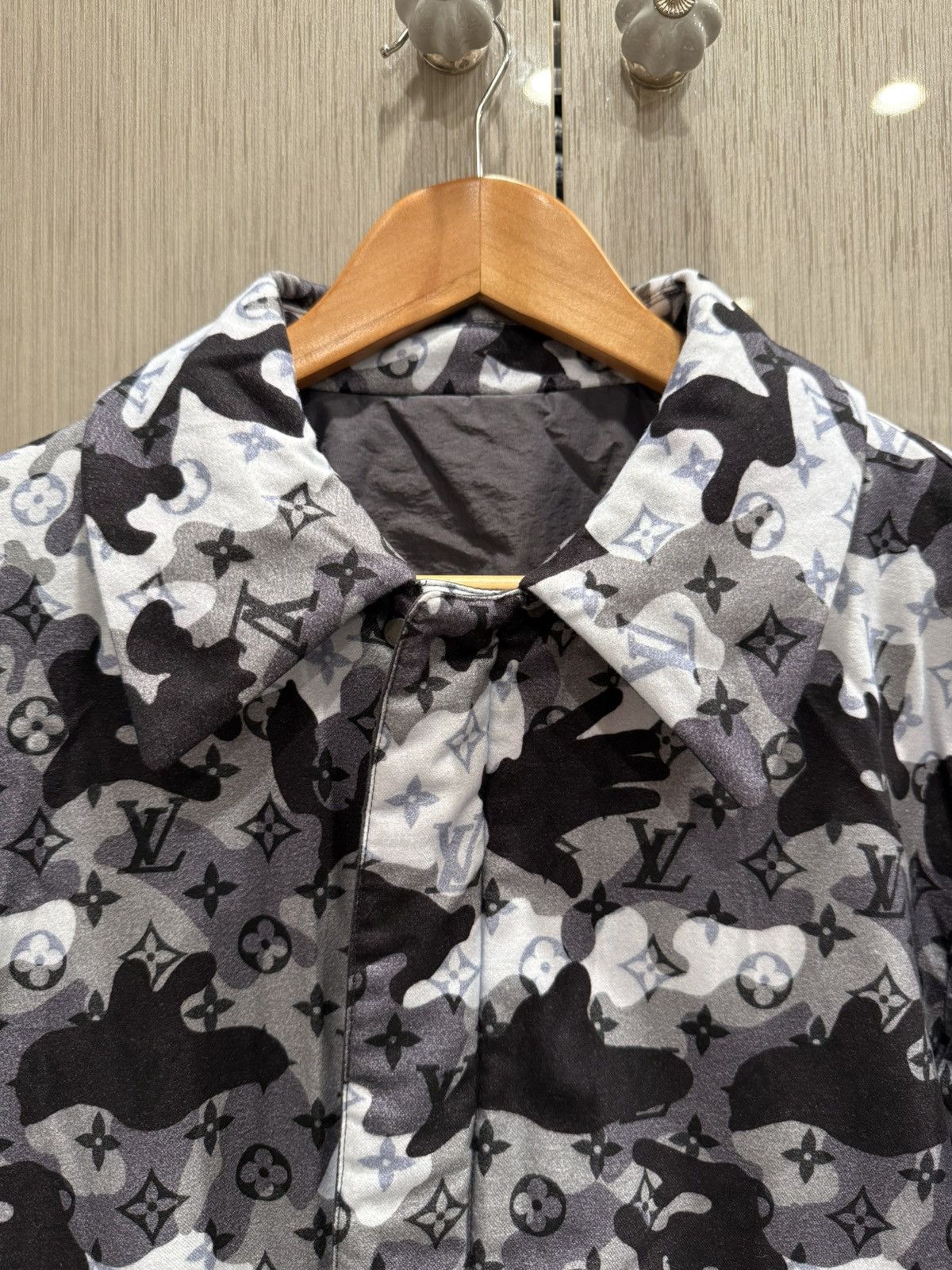 Louis Vuitton Louis Vuitton Grey Camo Reversible Monogram Jacket Size US S / EU 44-46 / 1 - 2 Thumbnail
