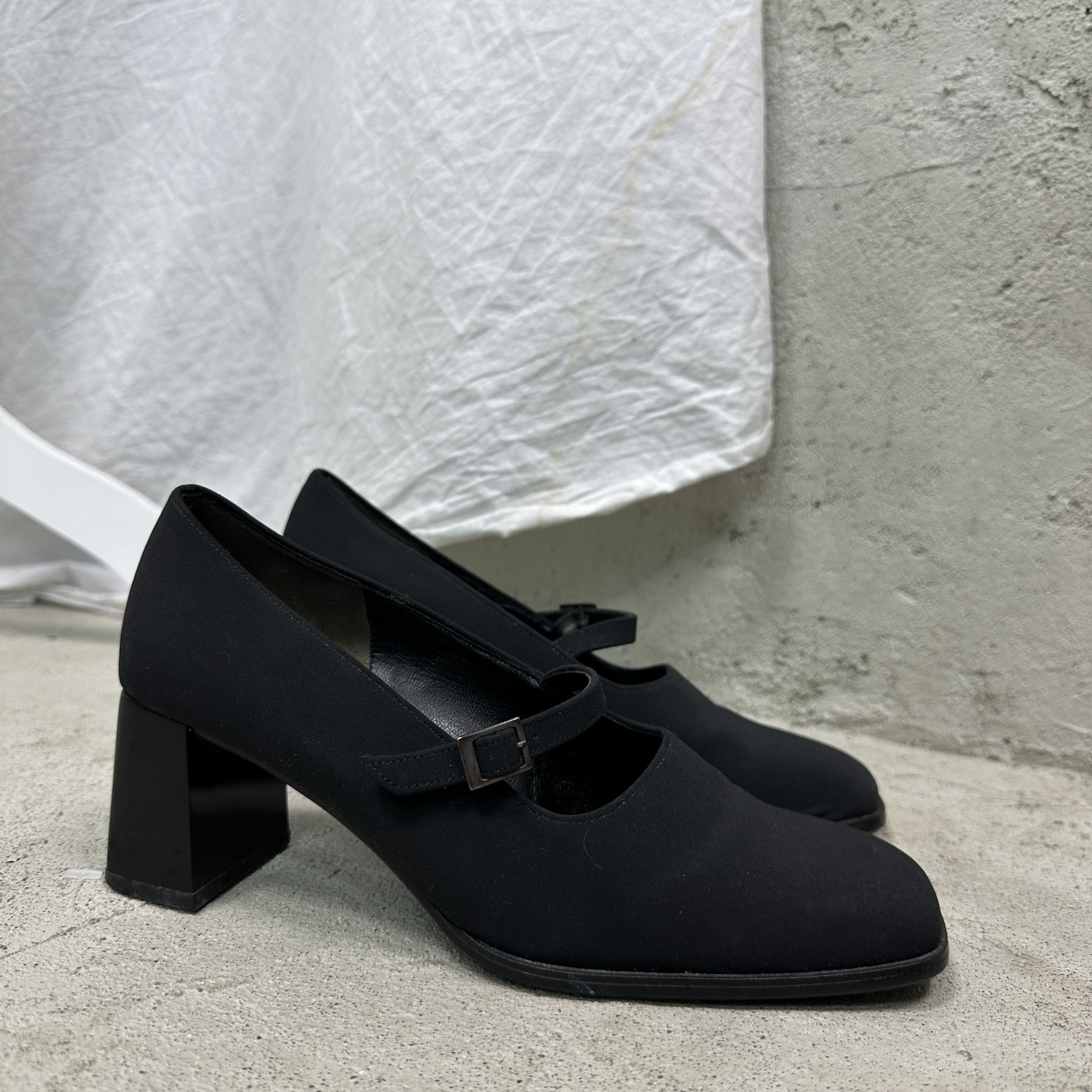 Vintage Vintage Avant Garde Mary Jane Square Toe Heels Y2K Size US 6.5 / IT 36.5 - 5 Thumbnail