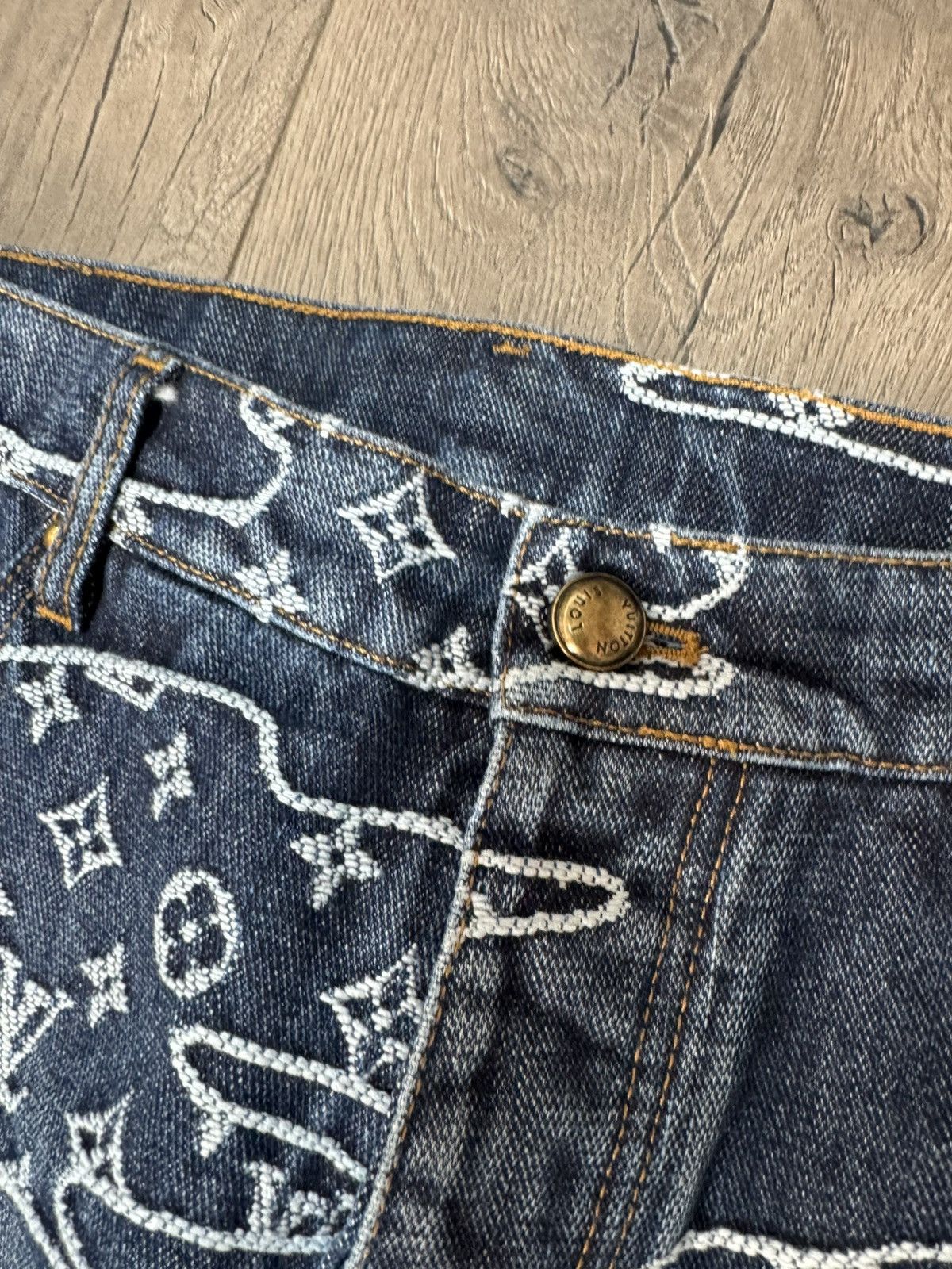 Louis Vuitton Louis Vuitton Monogram Cloud Denim Jeans Size 34 Size US 34 / EU 50 - 4 Thumbnail