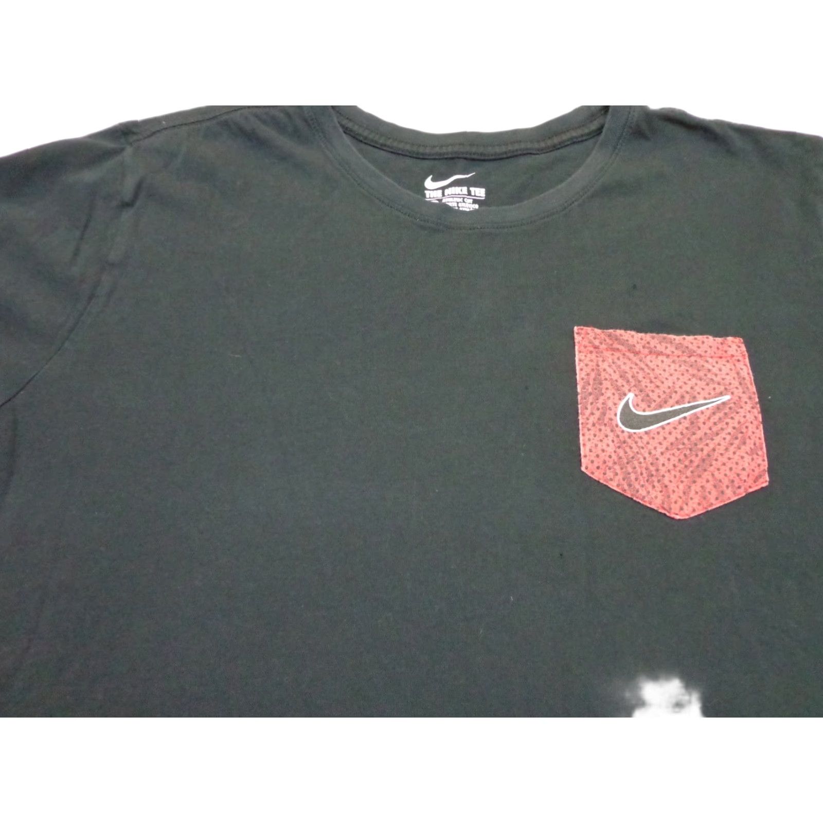 Nike Nike Black T Shirt - Pocket 2XL Men Short Sleeve Athletic Cut Laser Focused on Pockets Size US XXL / EU 58 / 5 - 1 Thumbnail