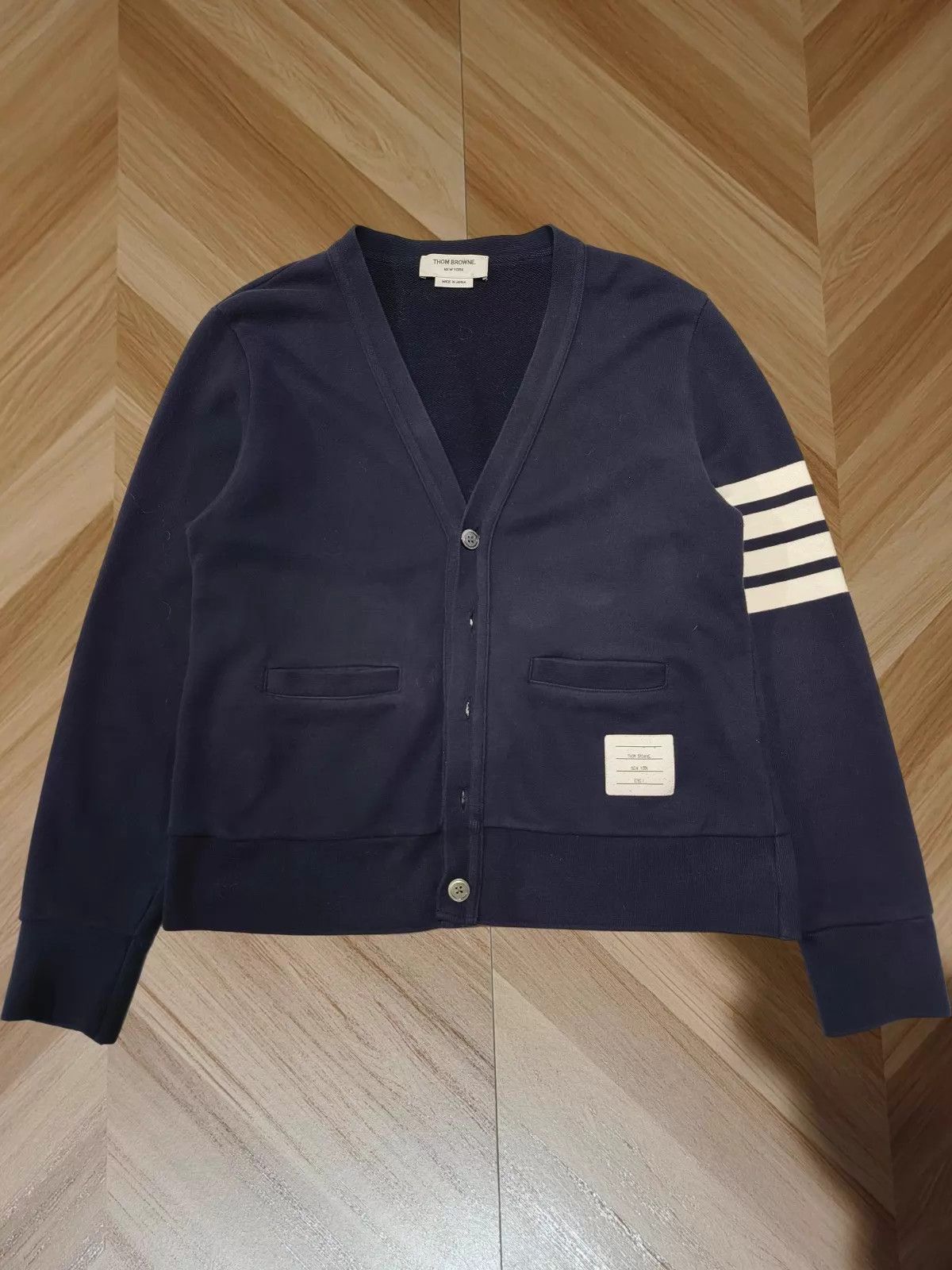 Thom Browne Black V-Neck Button Cardigan with Striped Sleeves Size US S / EU 44-46 / 1 - 1 Thumbnail