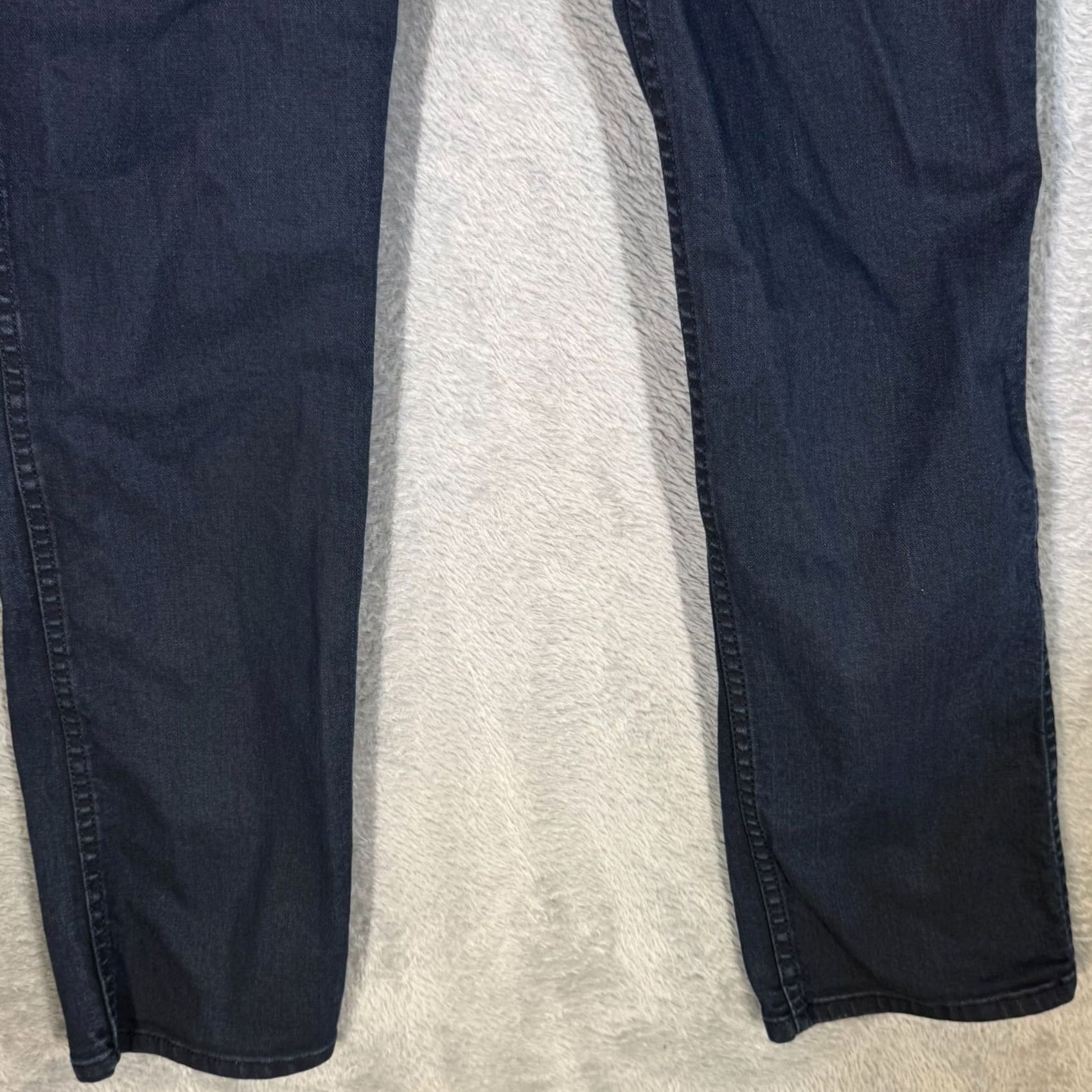 Levi's Levi’s 511 Jeans Men’s Slim Straight 33 x 30 Blue Denim Stretch Regular Waist 33 Inseam 30 Chair? Size US 33 - 5 Thumbnail