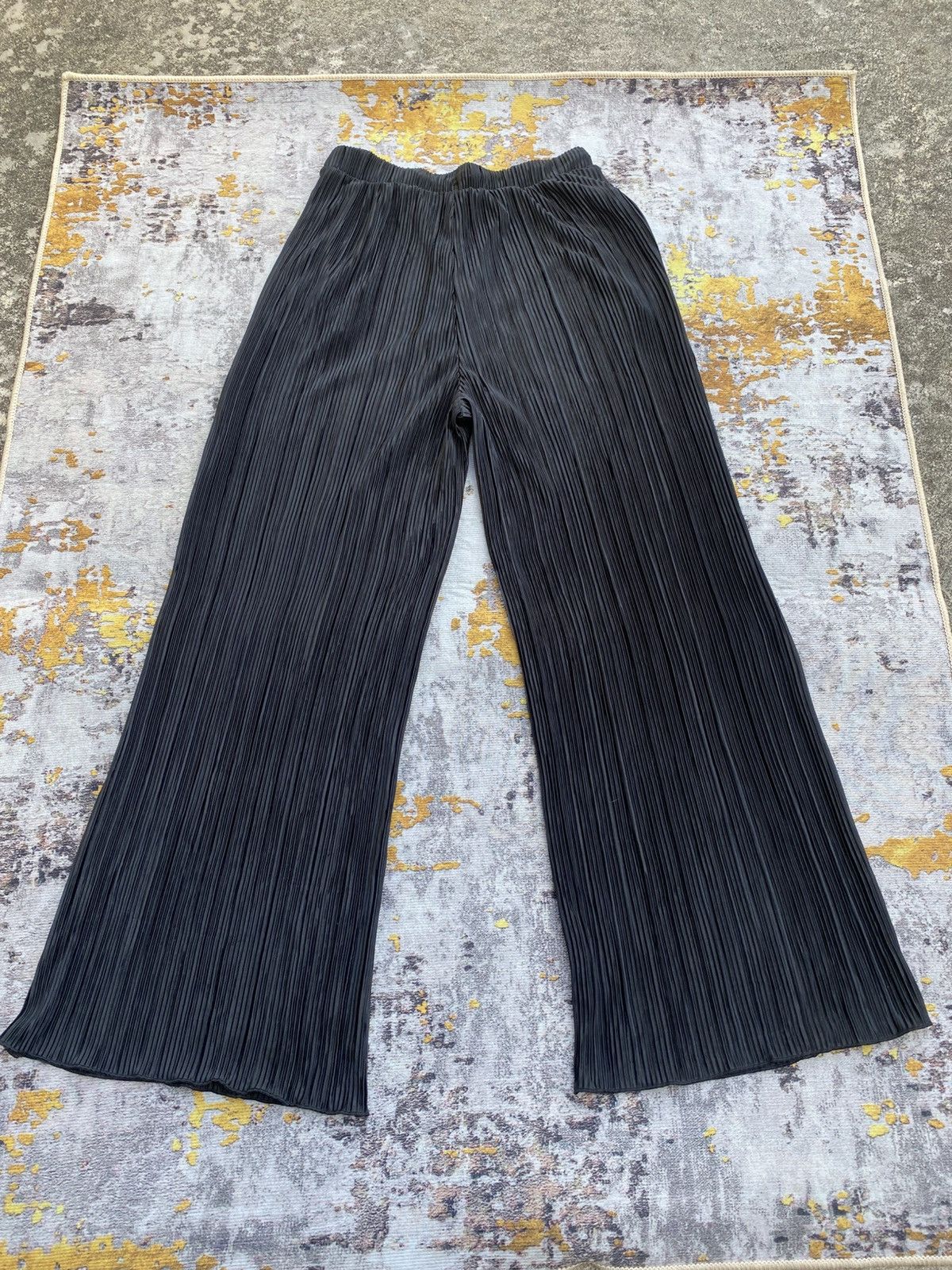 Uniqlo Gu Pleated Wide Pants Look Like Pleated Issey Miyake Style Size 25" / US 0 / IT 36 - 3 Thumbnail