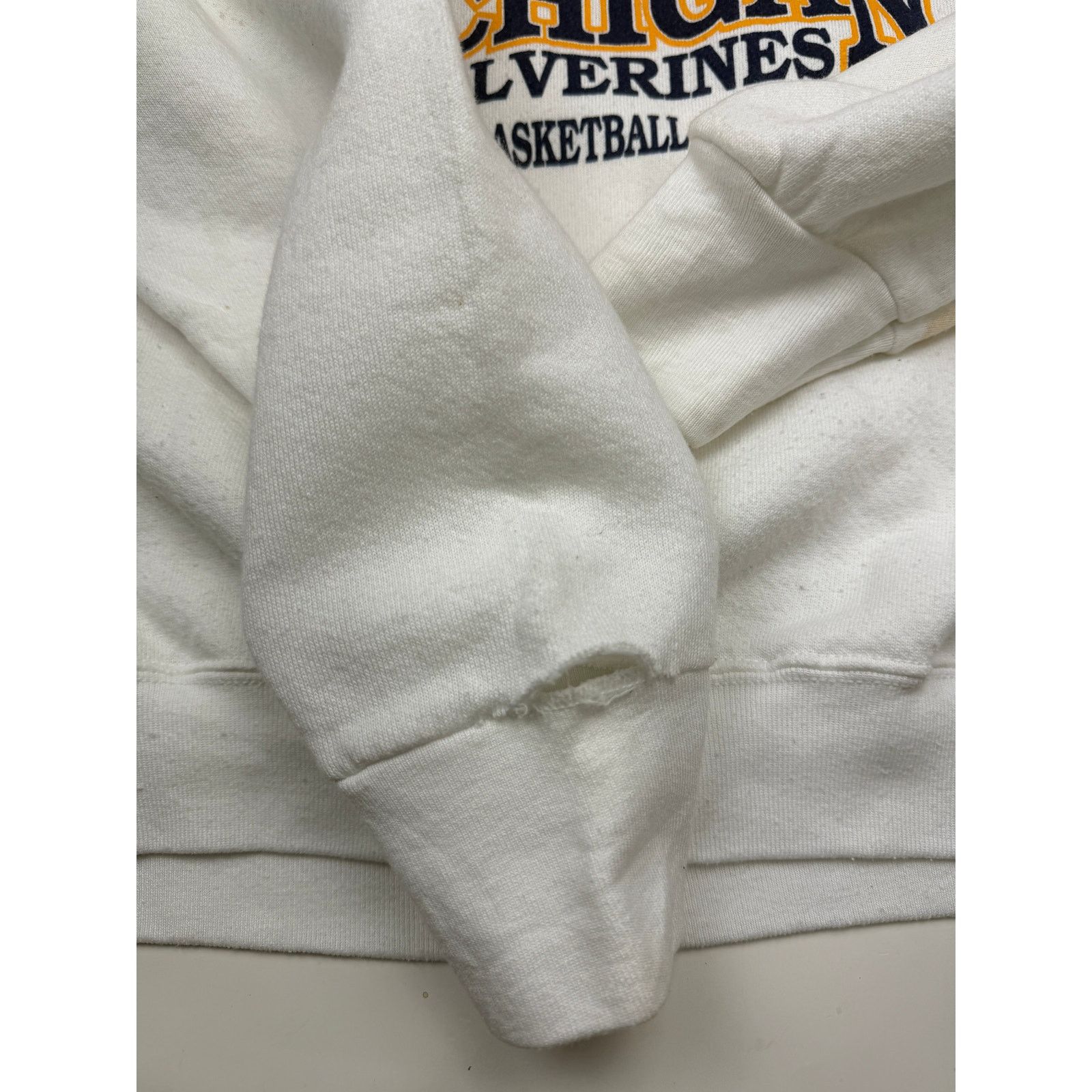 Vintage Vintage 1997 Michigan Wolverines Basketball NCAA Size XL Size US XL / EU 56 / 4 - 8 Thumbnail