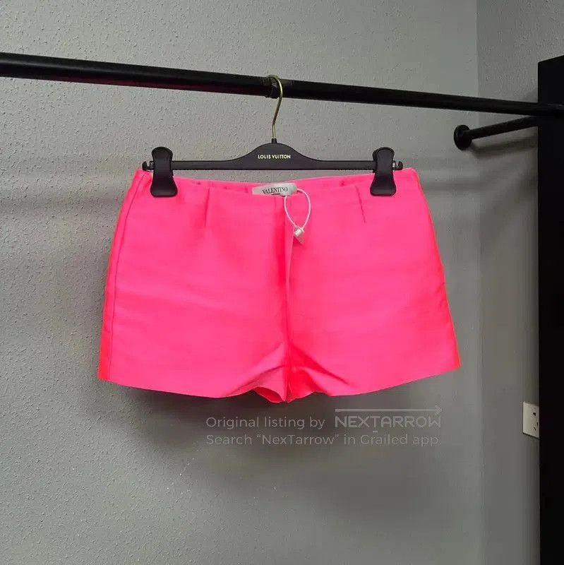 Valentino Valentino Pink Silk Ladies Shorts . Size 30" / US 8 / IT 44 - 1 Thumbnail