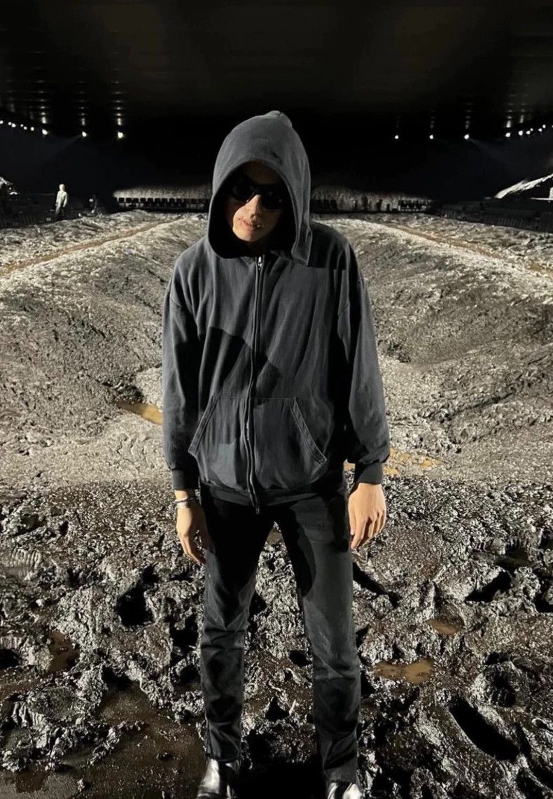 Balenciaga Balenciaga Clay dye clean version used zipp hoodie 2501-Nex Size US S / EU 44-46 / 1 - 2 Thumbnail