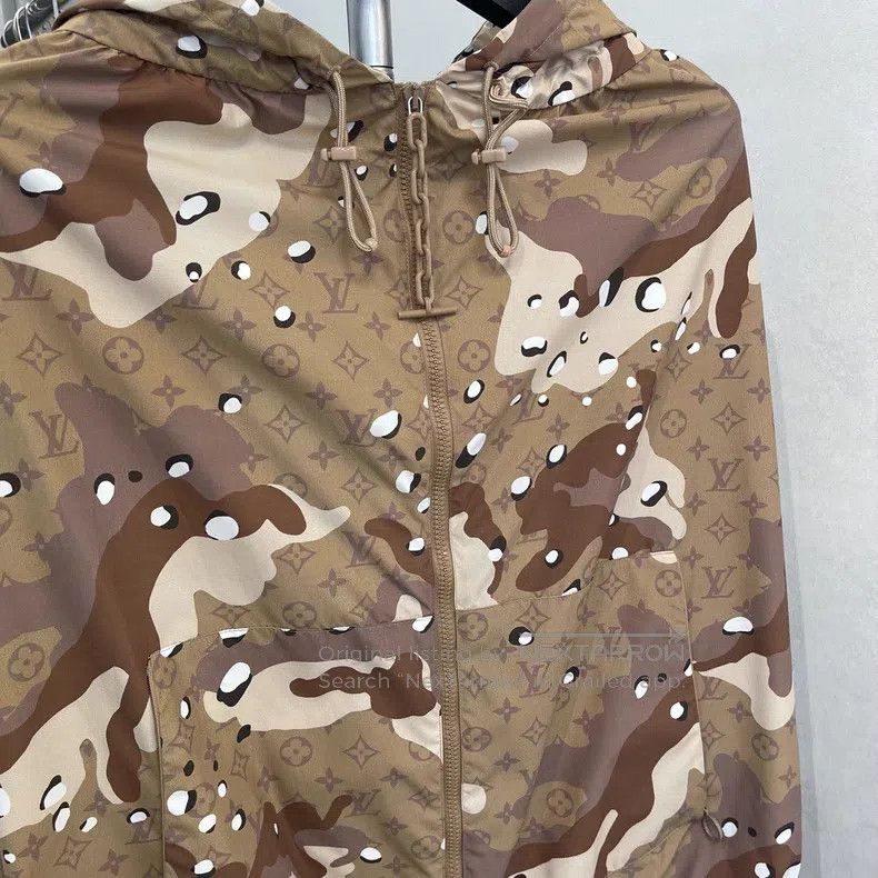 Louis Vuitton Louis Vuitton Camo full print zipper jacket Size US M / EU 48-50 / 2 - 3 Thumbnail