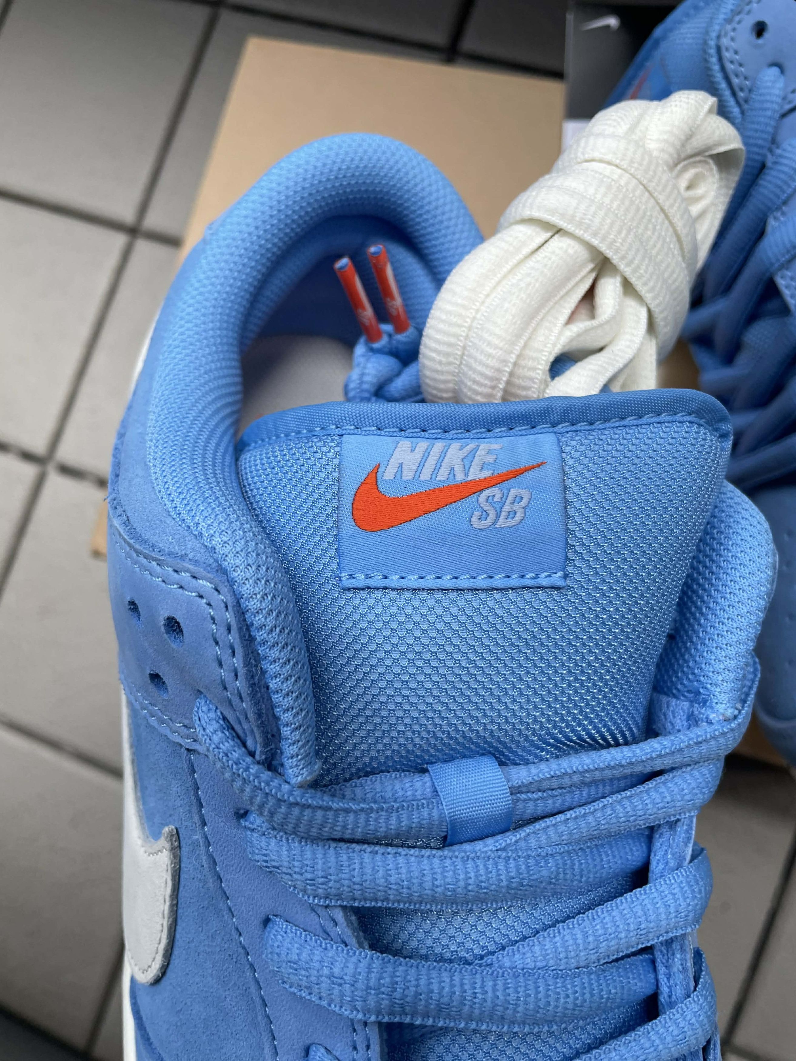Nike Nike Sb Dunk Low ISO University Blue UNC Gum US13 Size US 13 / EU 46 - 4 Thumbnail