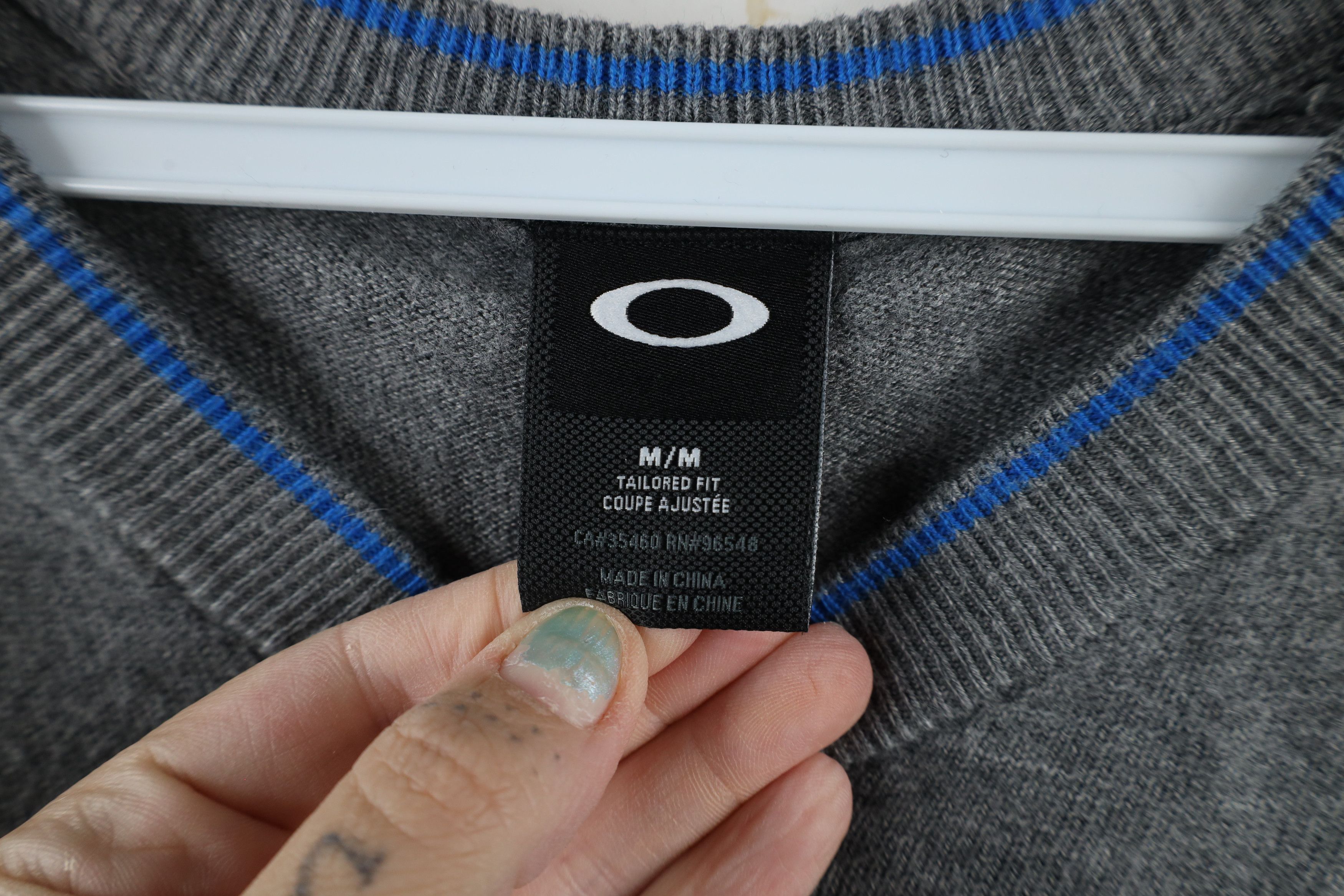 Oakley × Vintage Vintage Oakley Tailored Fit O Logo Knit V-Neck Sweater Gray Size US M / EU 48-50 / 2 - 5 Thumbnail