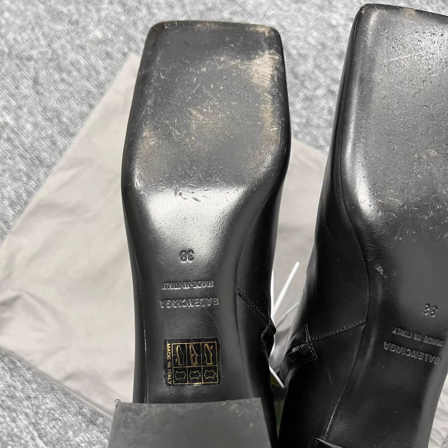 Balenciaga Balenciaga Double B Gold Lock Black Gold Square Toe Heels 38 Size US 7.5 / IT 37.5 - 8 Thumbnail