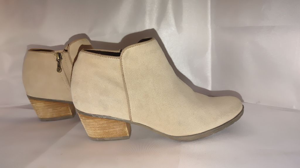 Blondo Blondo Valli Waterproof Suede Boots Size 7M (color Sand) Size US 7 / IT 37 - 2 Thumbnail