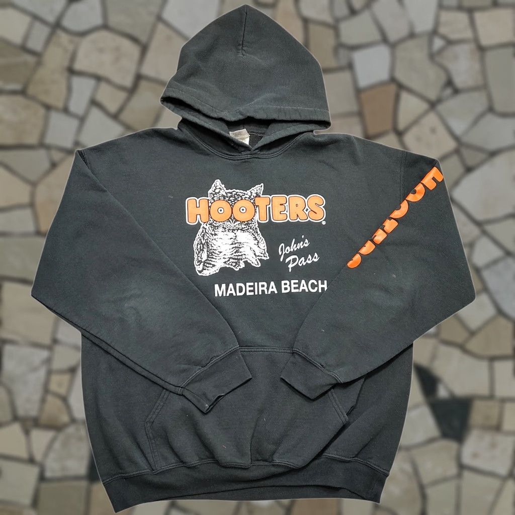 Gildan VINTAGE Hooters Hoodie Maderia Beach Florida Gildan Heavy Mens L Black Size US L / EU 52-54 / 3 - 1 Thumbnail