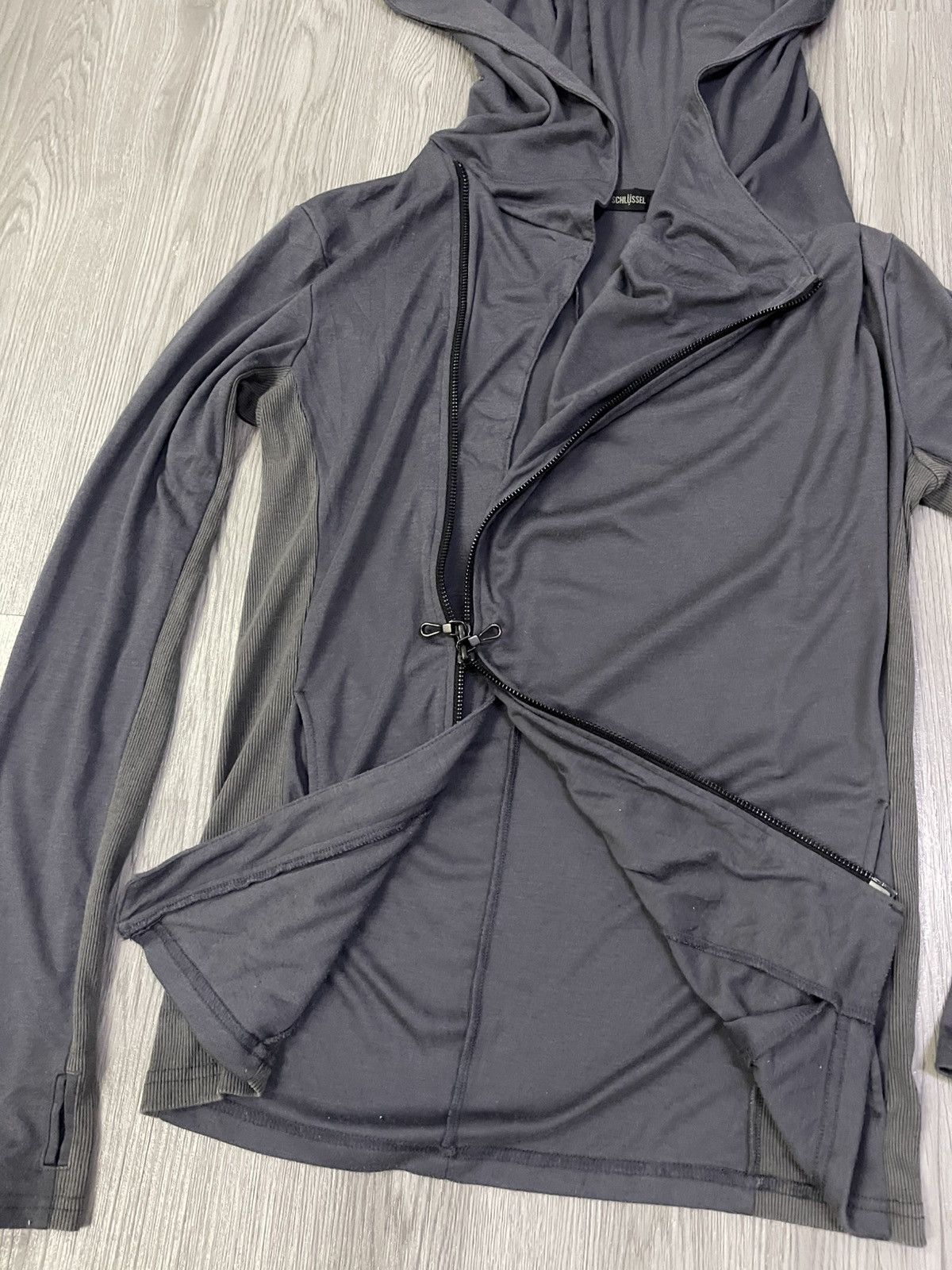 Japanese Brand Schlüssel japan ‘assasin asymmetrical light active sweater Size US S / EU 44-46 / 1 - 5 Thumbnail