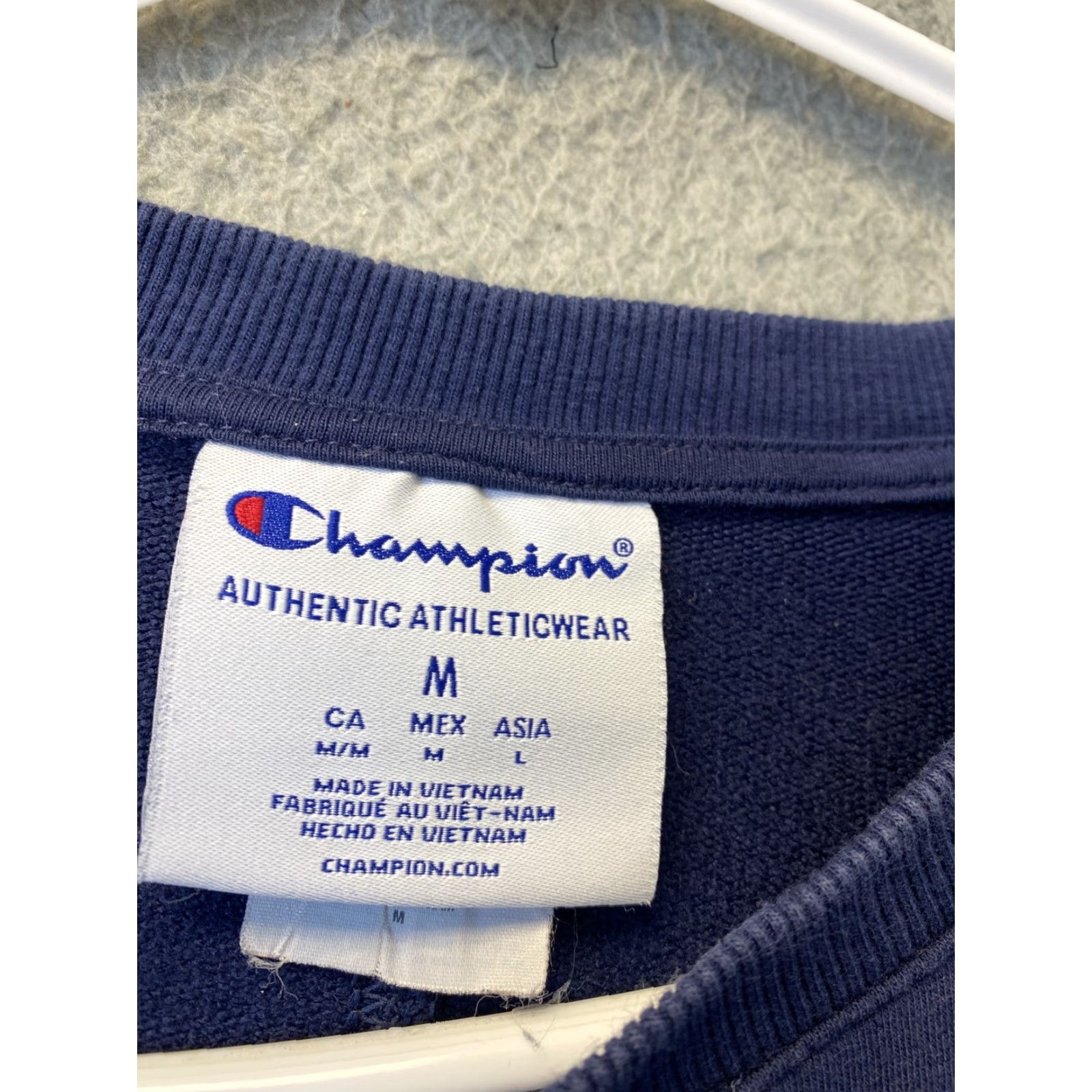 Champion Champion Women's Medium Sweatshirt Long Sleeve Pullover Blue Spell Out /47-63 Size M / US 6-8 / IT 42-44 - 3 Thumbnail