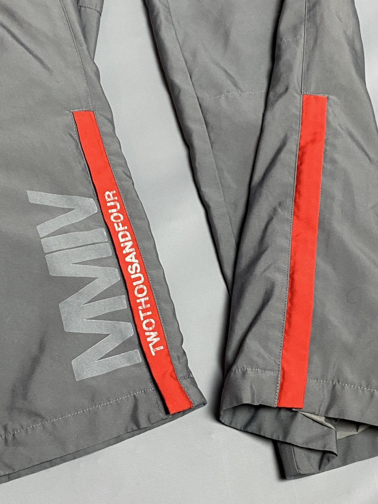 Vintage Vintage Nike MMIV 04 Gray Nylon Polyester Track Pants Size L Size US 36 / EU 52 - 4 Thumbnail