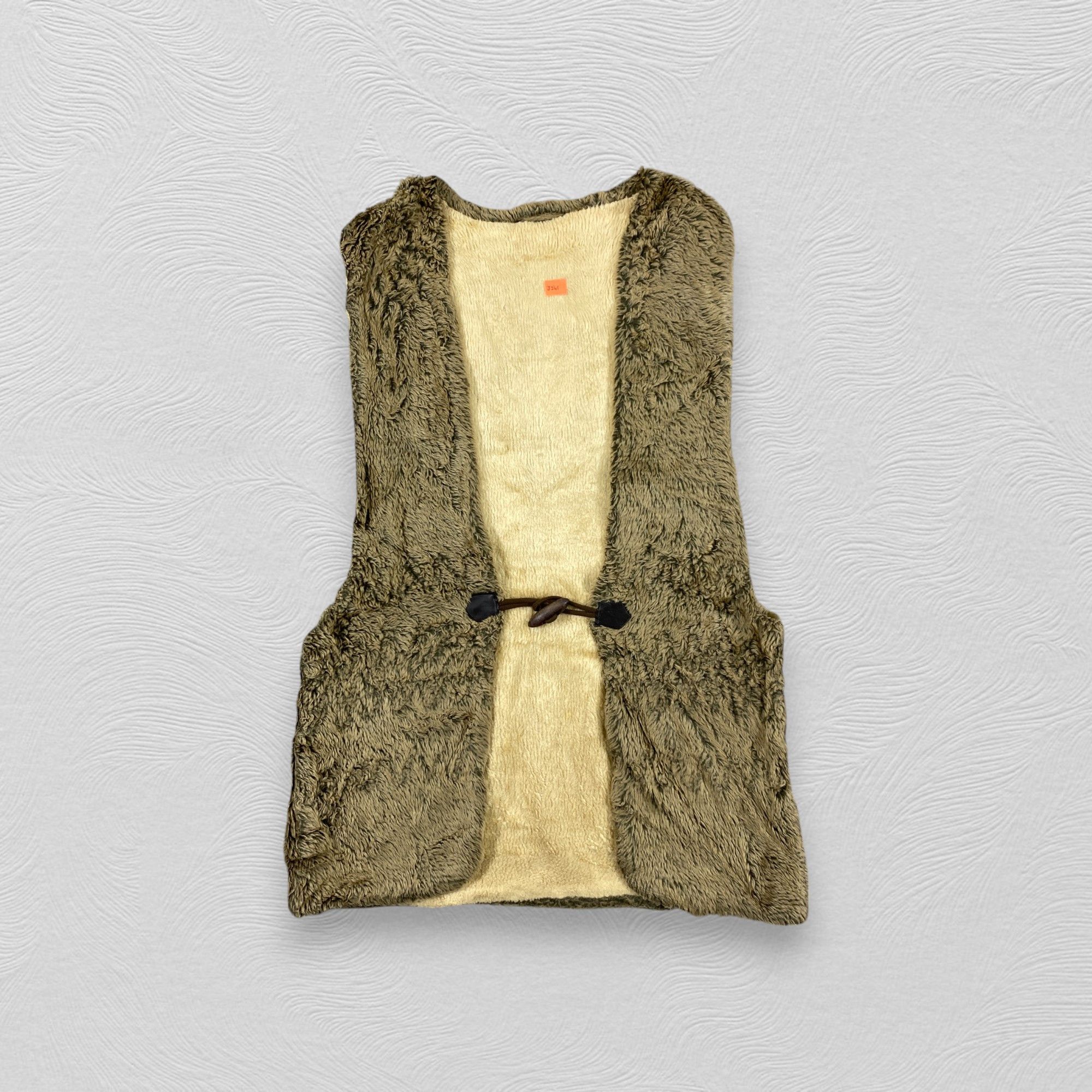 Japanese Brand Vintage Japanese Brand Fur Vest Jacket- J241 Size US S / EU 44-46 / 1 - 1 Thumbnail