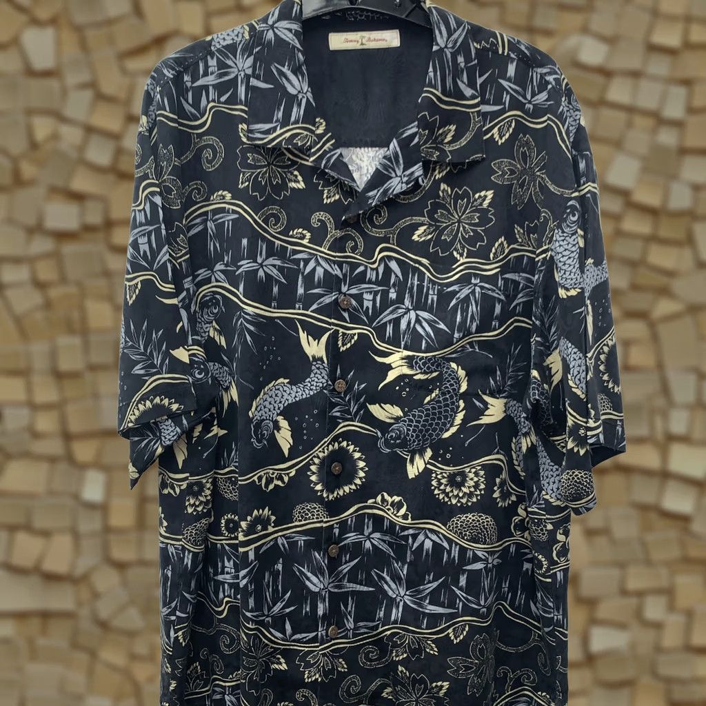 Tommy Bahama TOMMY BAHAMA Shirt Men XL Black Silk Short Sleeve Button-Up Hawaiian Koi Fish Size US XL / EU 56 / 4 - 1 Thumbnail