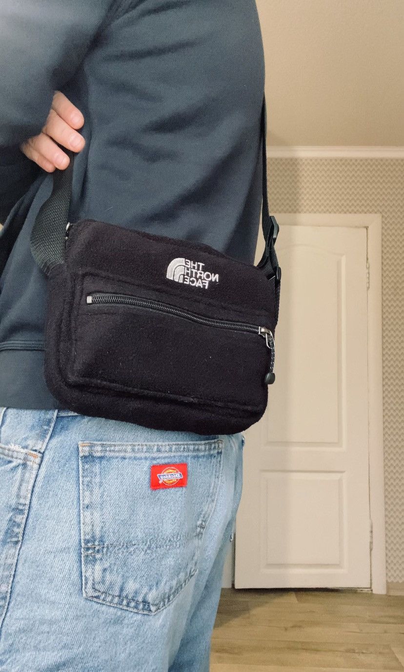 The North Face × Vintage custom bag made from an original vintage north face fleece Size 32 - 5 Thumbnail
