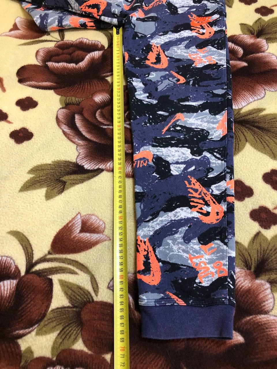 Nike Nike (kids XL) Boy's Club Fleece Printed Joggers Size US 29 - 14 Thumbnail