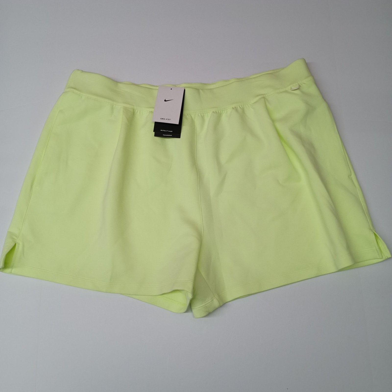Nike Nike Dri-FIT 24.7 Shorts Women's 2XL Light Yellow Green Size 40" / US 18 - 1 Thumbnail