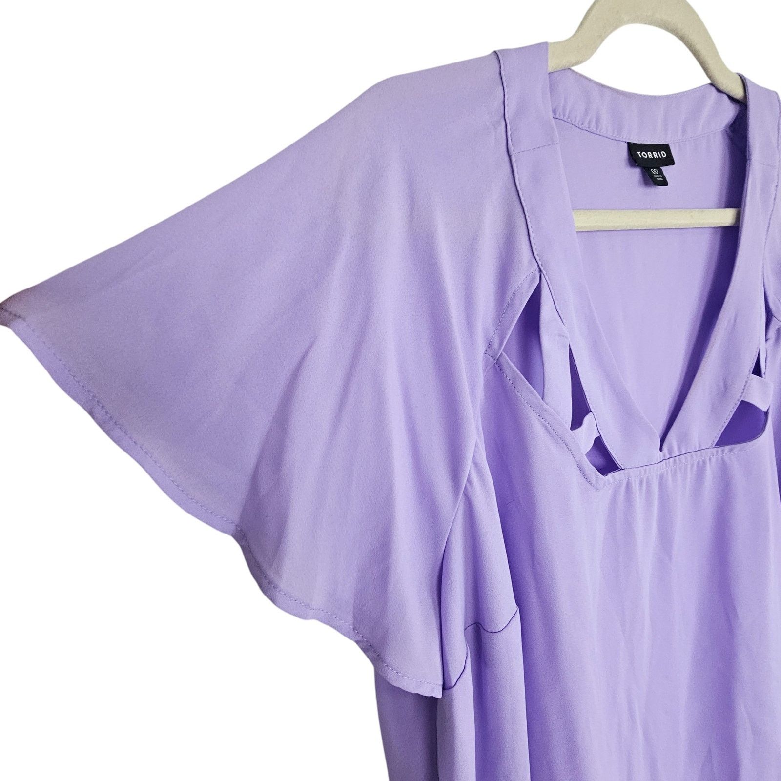 Torrid Torrid Womens Cut Out Flutter Sleeve V-Neck Top 00X Career Size XXS / US 00 / IT 34 - 5 Thumbnail