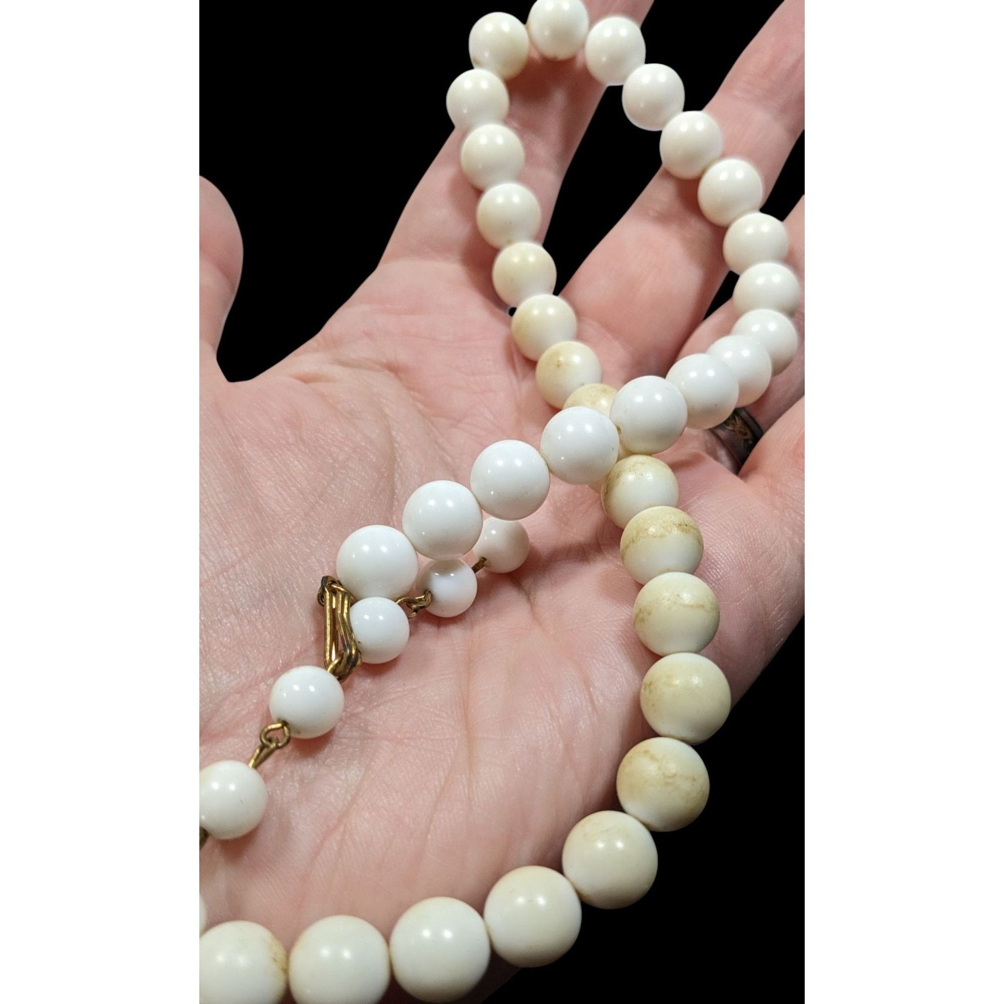 Other Vintage Classic White Beaded Necklace With Hook Clasp Size ONE SIZE - 3 Thumbnail