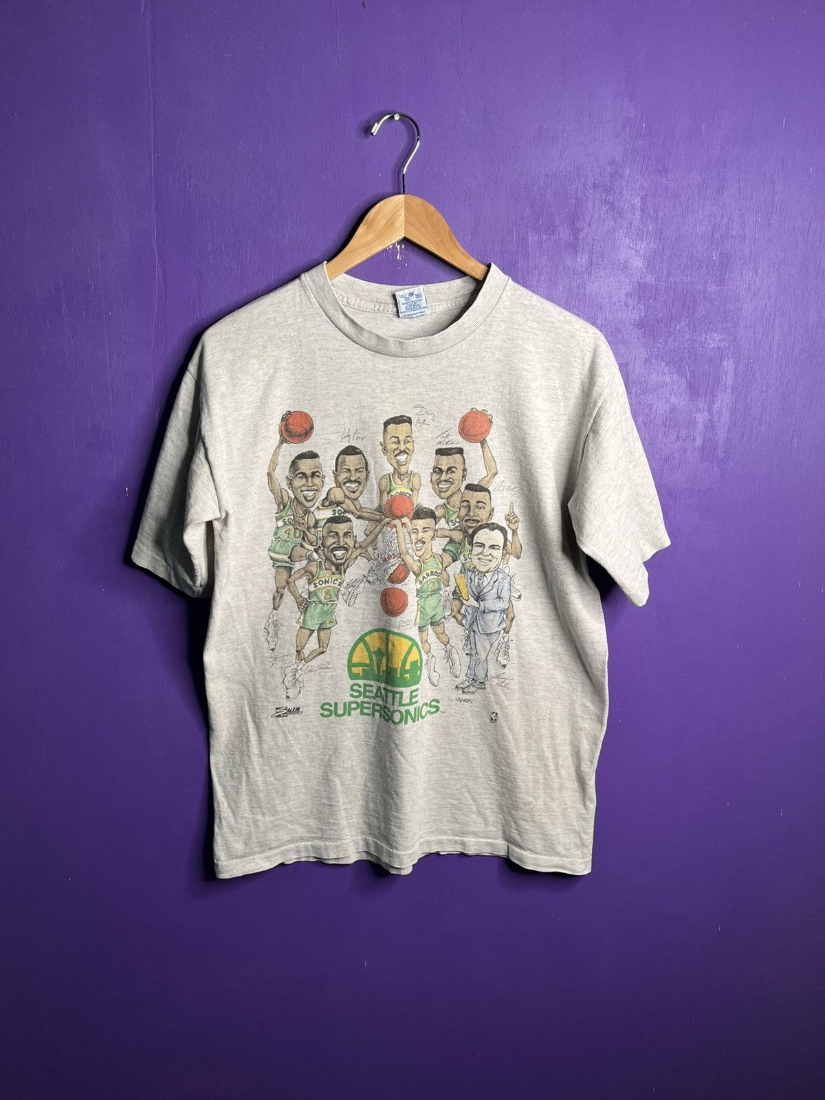 NBA × Salem Sportswear × Vintage Vintage Salem sportswear SuperSonics double dribble team tee Size US L / EU 52-54 / 3 - 1 Thumbnail