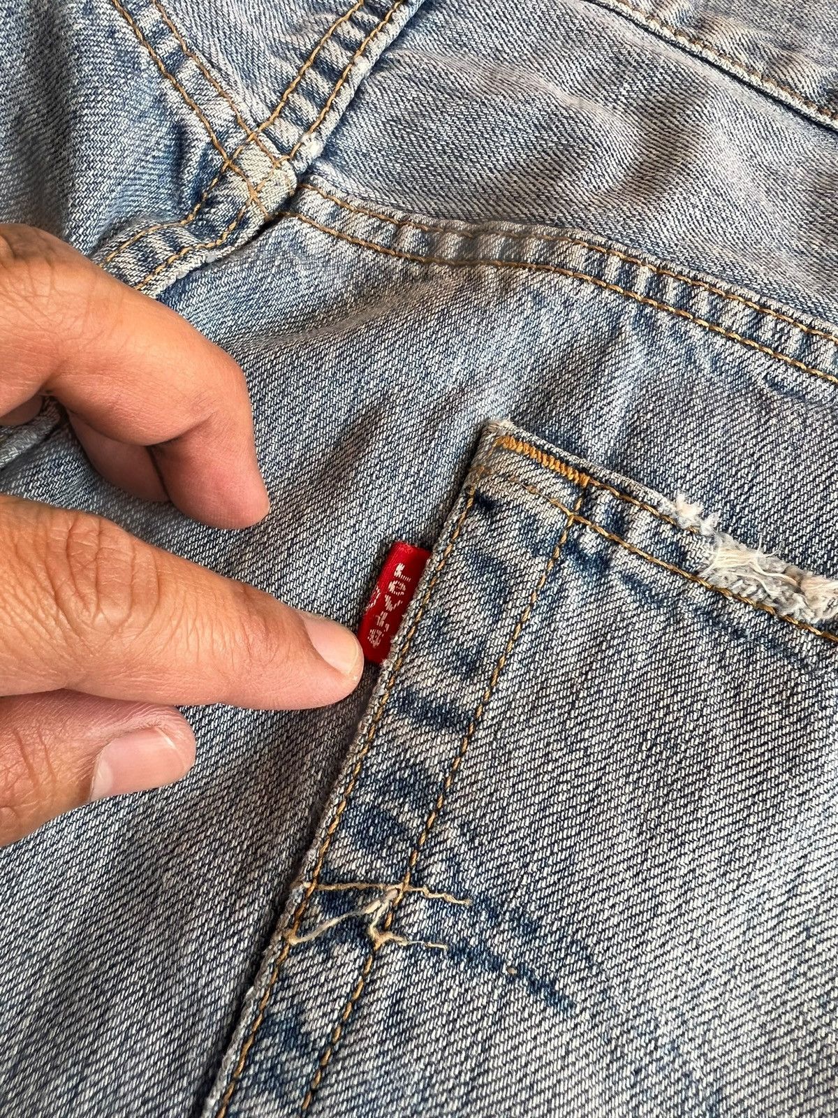 Levi's Vintage Levis 501 Nice Faded Distress Jean Size US 33 - 13 Thumbnail