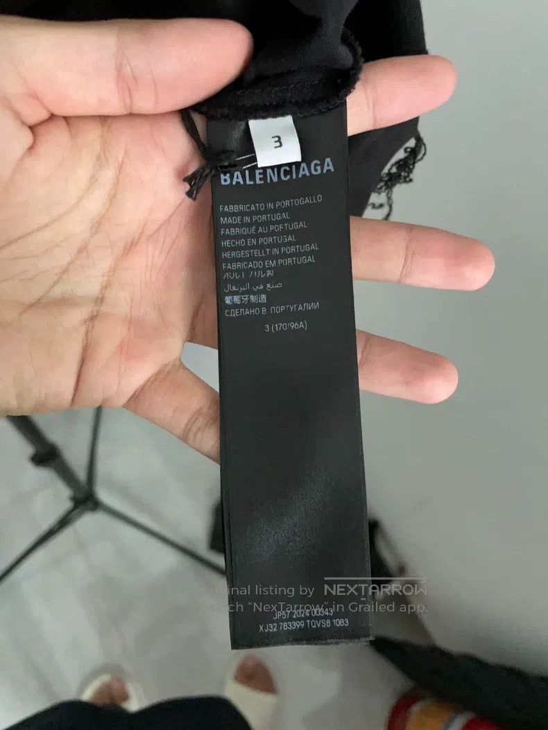 Balenciaga Balenciaga Solid Color Letter Logo Embroidered Crew Neck S Size US S / EU 44-46 / 1 - 4 Thumbnail
