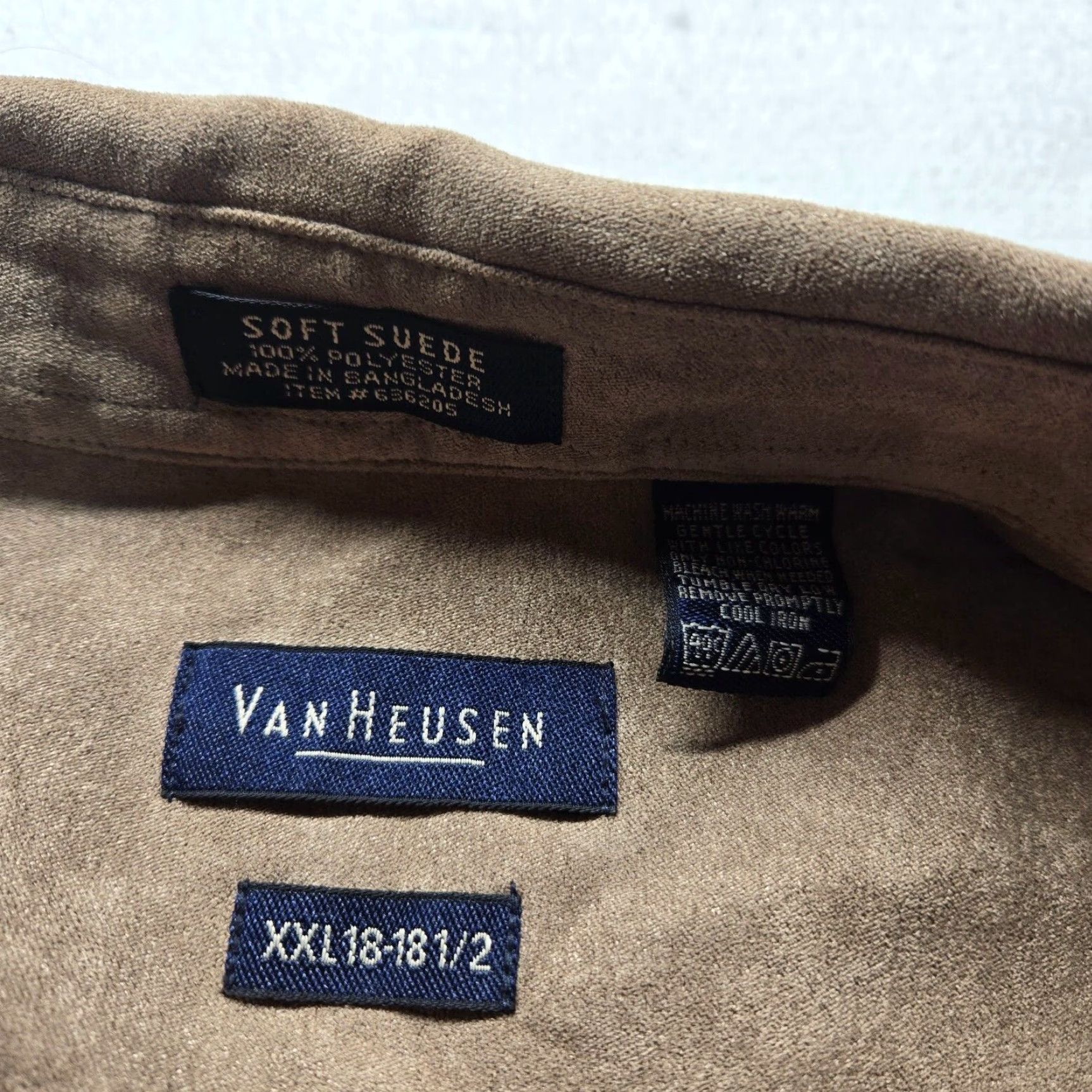 Van Heusen Van Heusen Shirt Button-Up Adult Mens 2XL Brown Suede Polyester Long Sleeve Button-Down 18 18.5 Casual Business Travel Workwear Size US XXL / EU 58 / 5 - 3 Thumbnail
