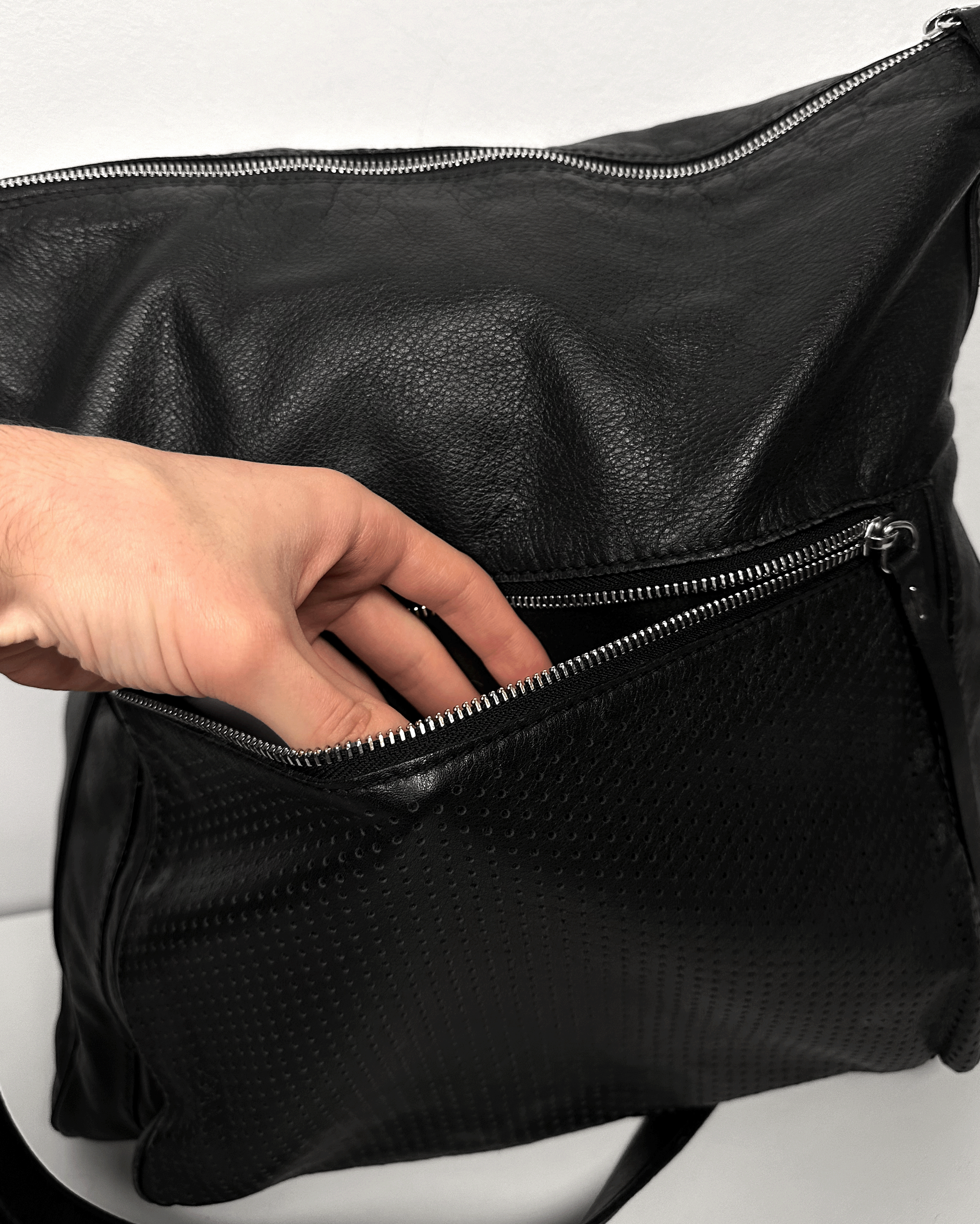 Maison Margiela Maison Margiela Perforated Pigskin Pocket Messenger Tote Bag Size ONE SIZE - 3 Thumbnail