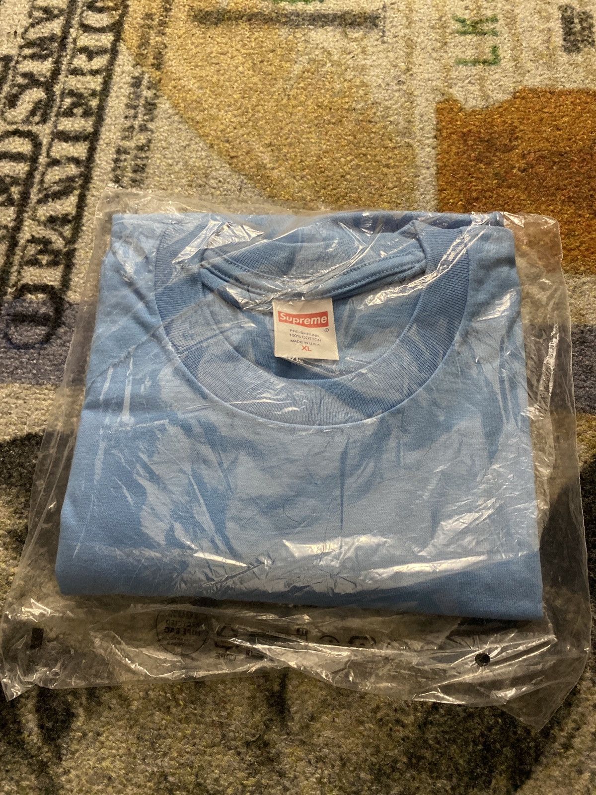 Supreme Supreme Backwards Tee Size US XL / EU 56 / 4 - 2 Thumbnail