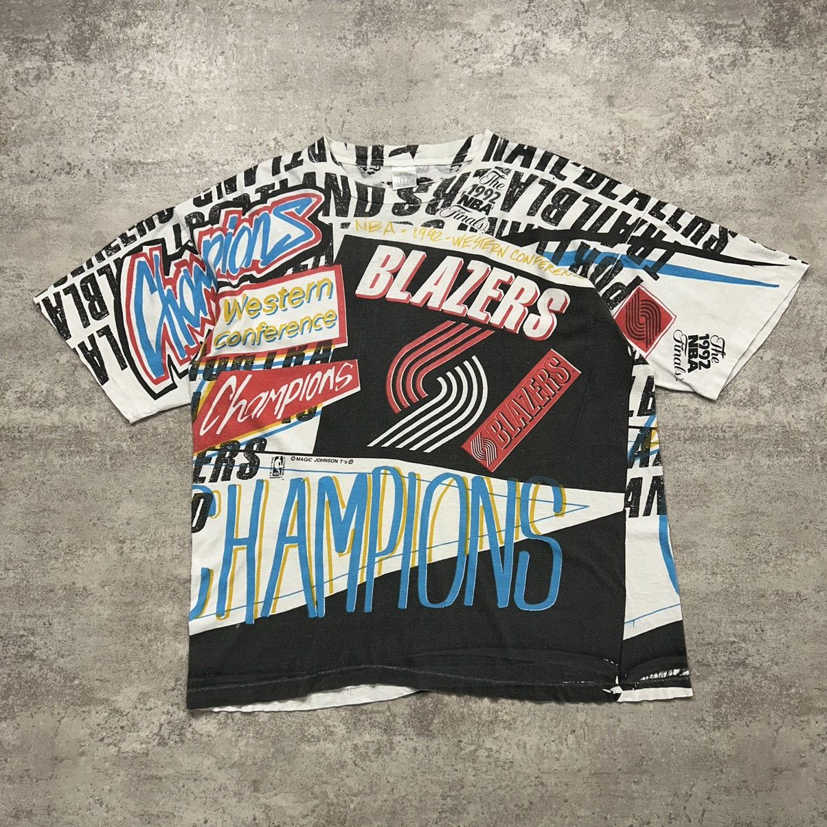 NBA × Vintage VTG PORTLAND TRAIL BLAZERS 1992 NBA FINALS T's AOP T-SHIRT Size US XL / EU 56 / 4 - 1 Thumbnail