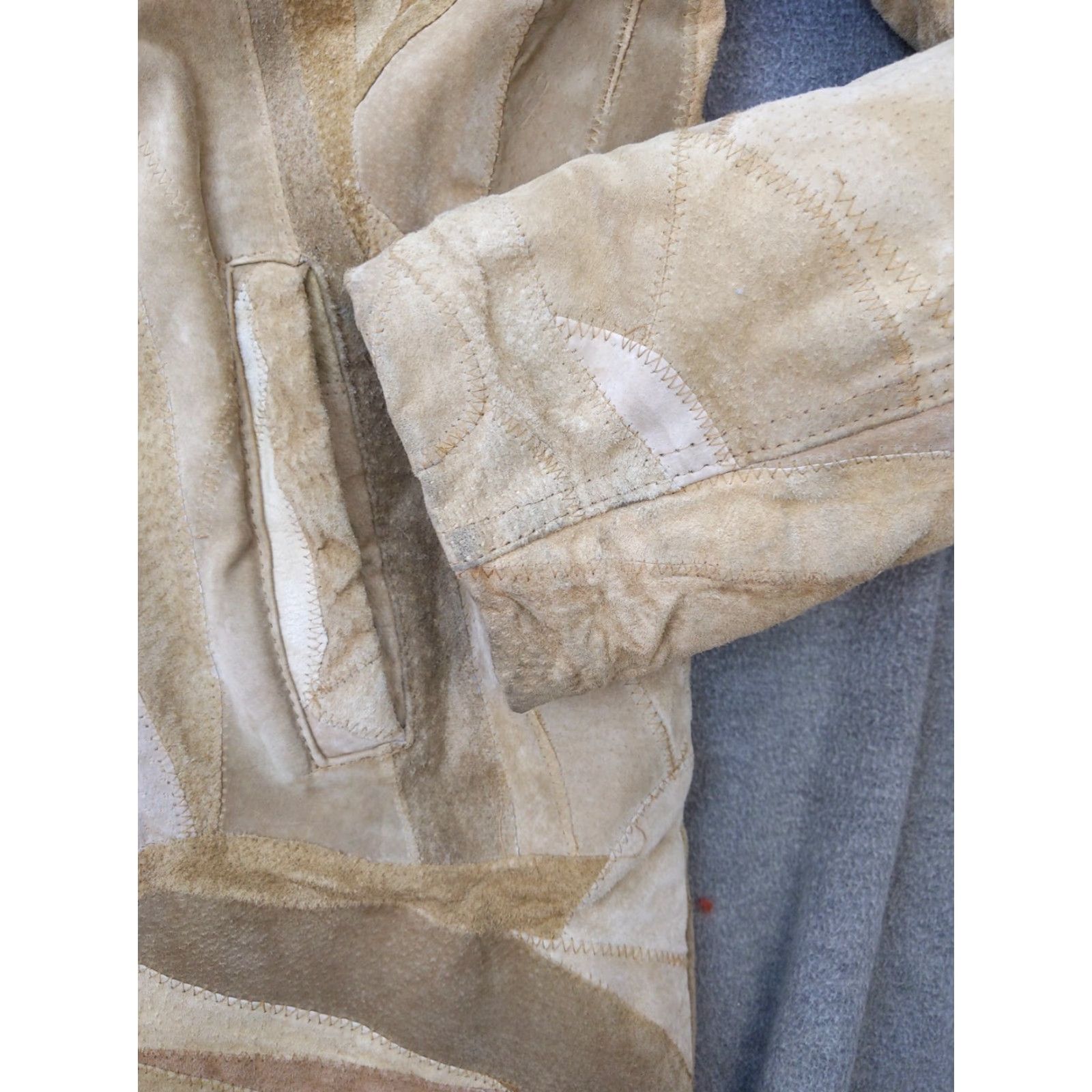 Vintage VINTAGE Leather Coat Womens M Beige Hooded Patchwork Shearling Lined Parka Size M / US 6-8 / IT 42-44 - 2 Thumbnail