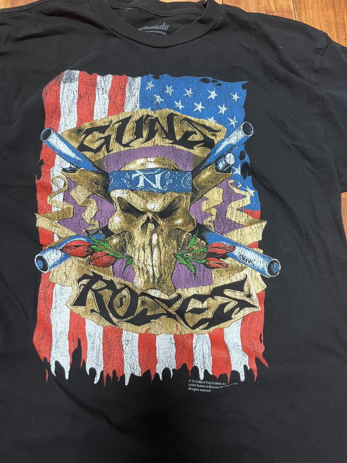 Band Tees × Bravado 2010 Guns and Roses Band Tee Size US M / EU 48-50 / 2 - 2 Thumbnail