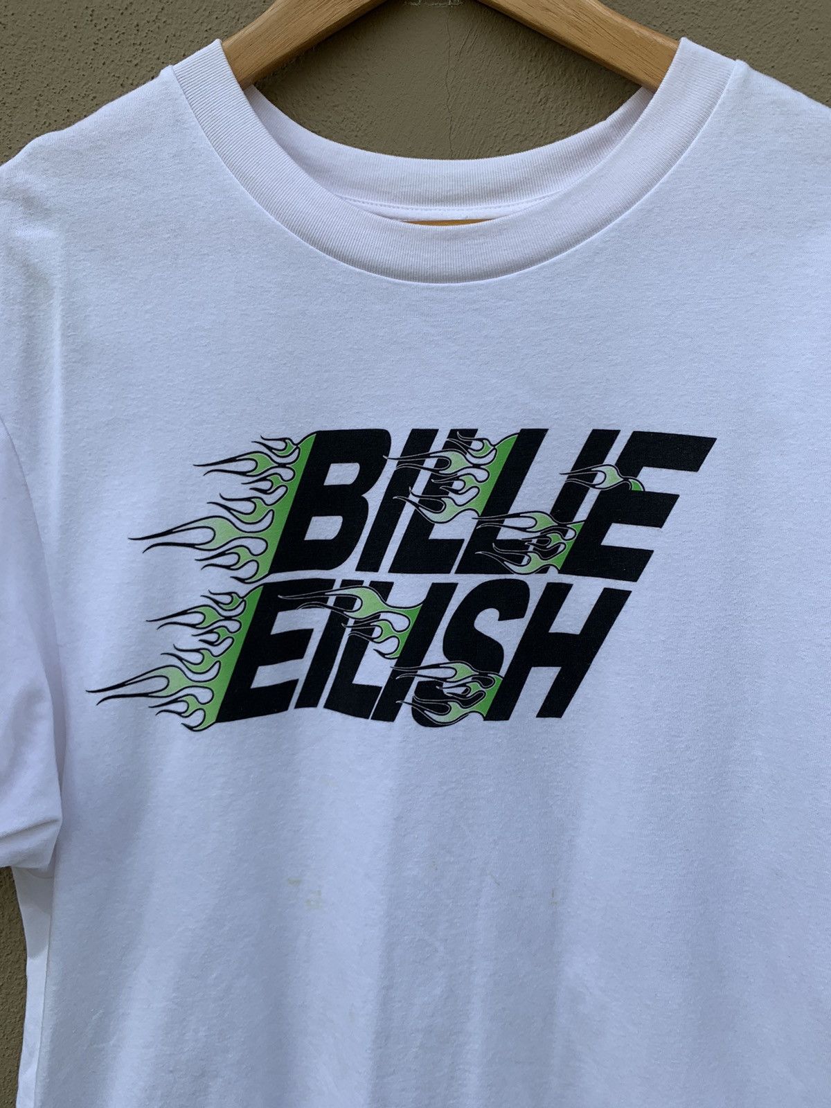 Uniqlo Rare Uniqlo Billie Eilish FLAME Fire Tee Size US M / EU 48-50 / 2 - 2 Thumbnail