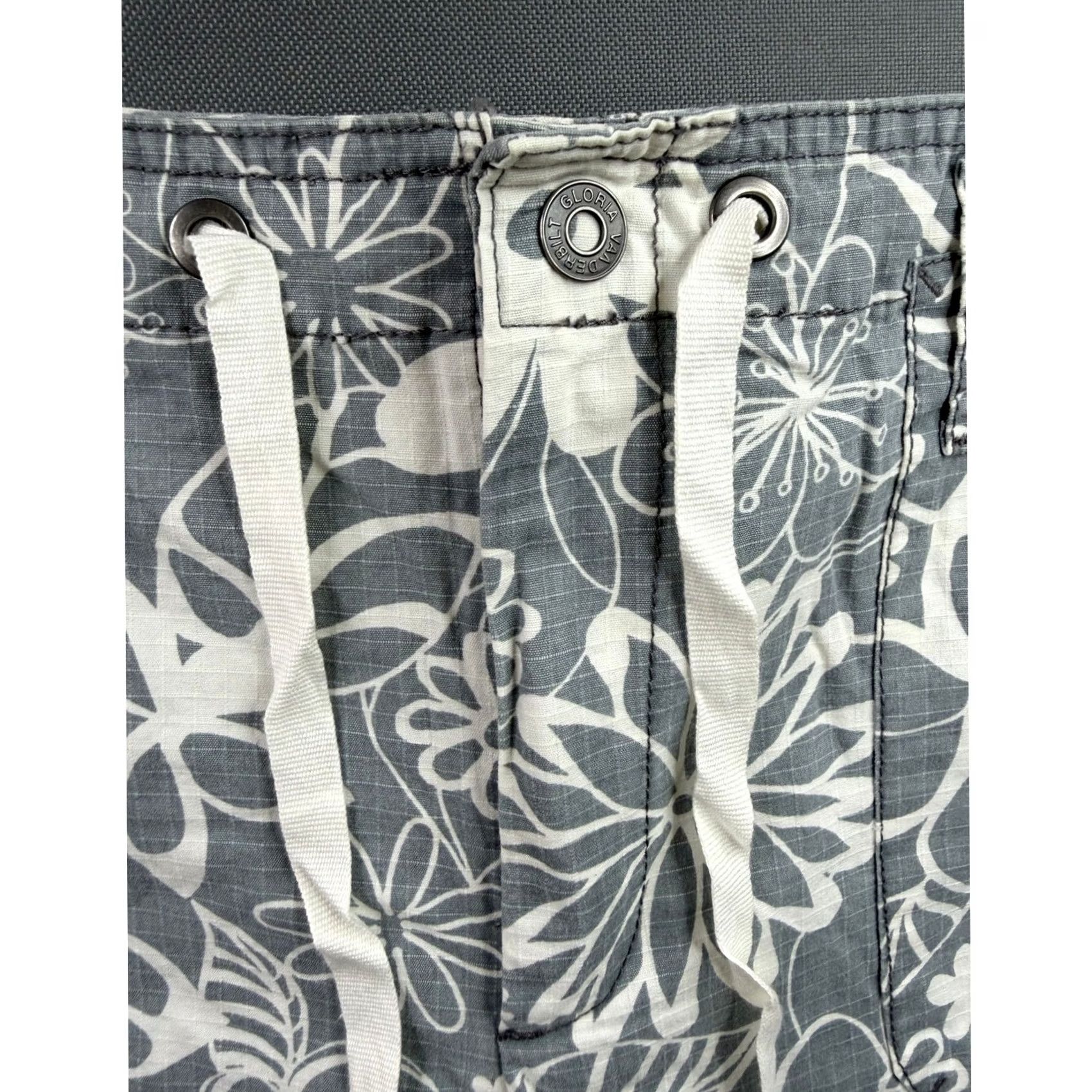 Gloria Vanderbilt Gloria Vanderbilt Capri Pants Womens Grey Floral Drawstring Cargo 16 Size 38" / US 16 / IT 52 - 2 Thumbnail