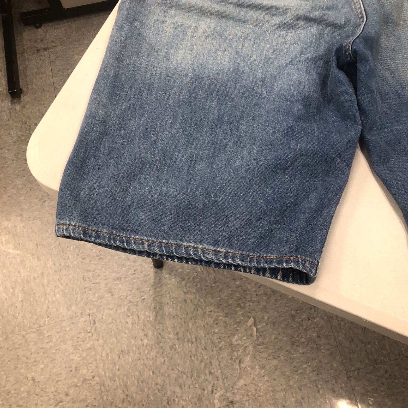 Levi's Levi's 569 Shorts Men Regular 44x12 Denim Bermuda 15” Rise 5-Pocket Solid Blue Hip Hop Ameri Size US 44 / EU 60 - 6 Thumbnail