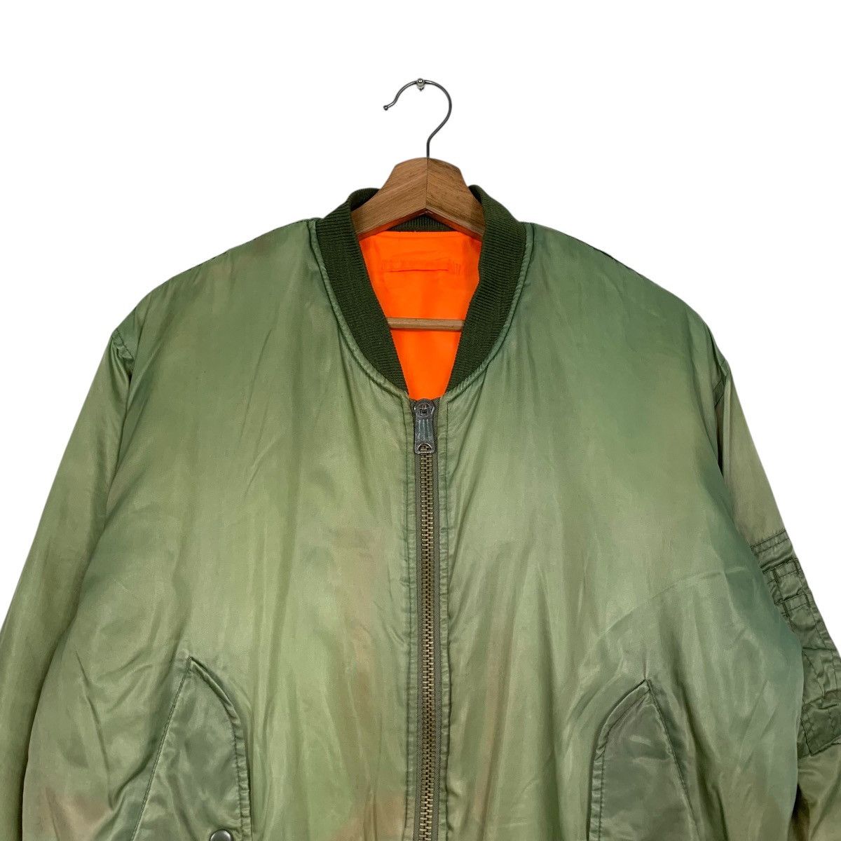 Vintage Vintage 90’s Faded Green Trashed Bomber Jacket #2797-C126 Size US L / EU 52-54 / 3 - 2 Thumbnail